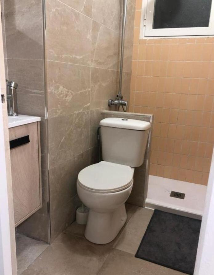 Habitación en casa particular Privadas Y Economicas A Un Paso De Cortes Valencianas *