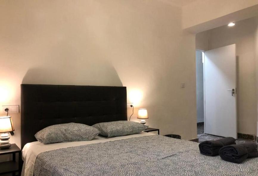 Habitación en casa particular Privadas Y Economicas A Un Paso De Cortes Valencianas