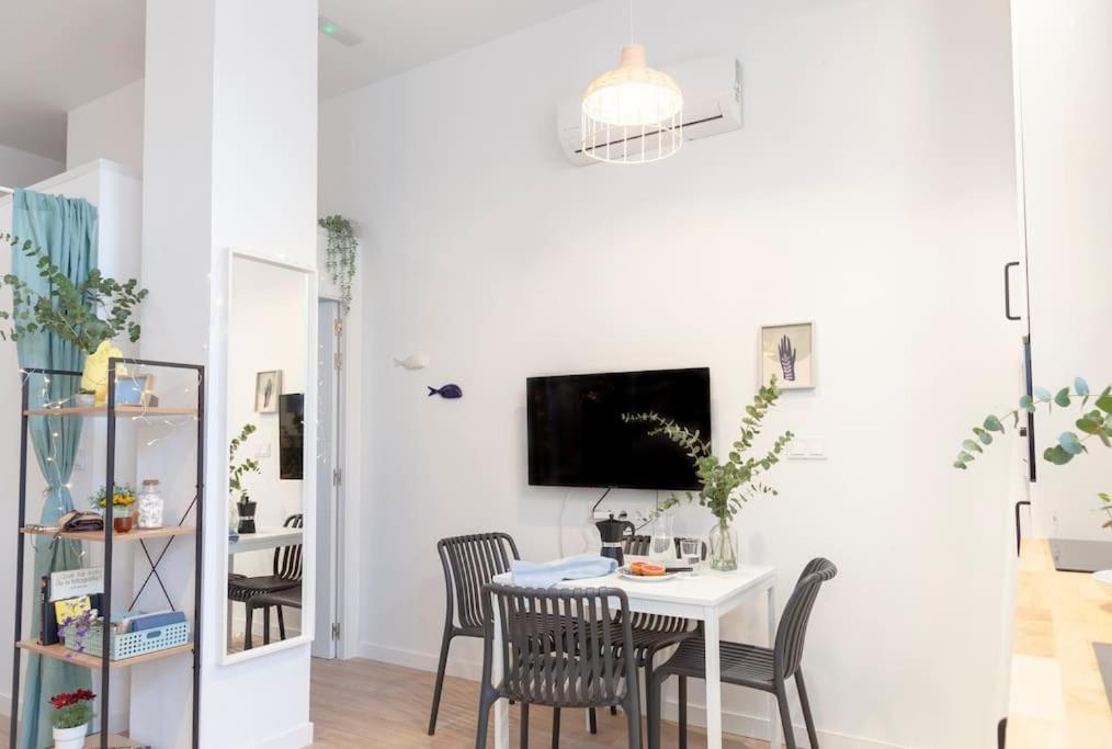 Apartment Al5 Seaside Bliss-stylish Loft Steps From Malvarrosa Valencia