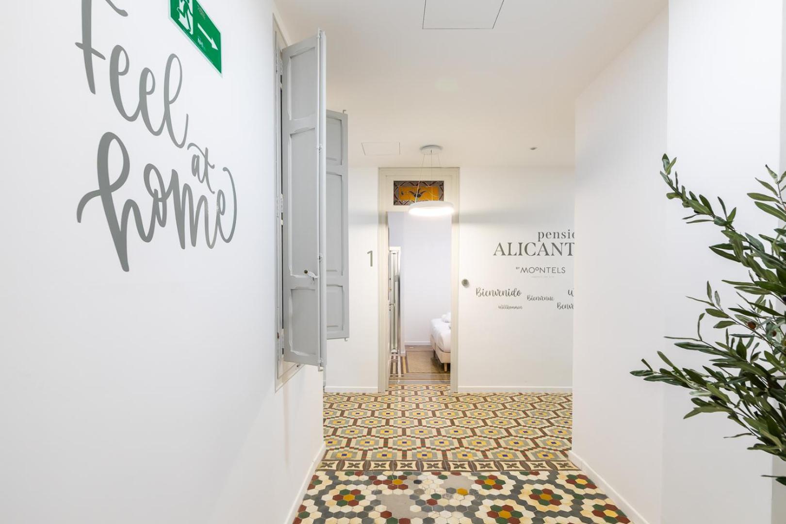 Gasthuis Alicante By Moontels *