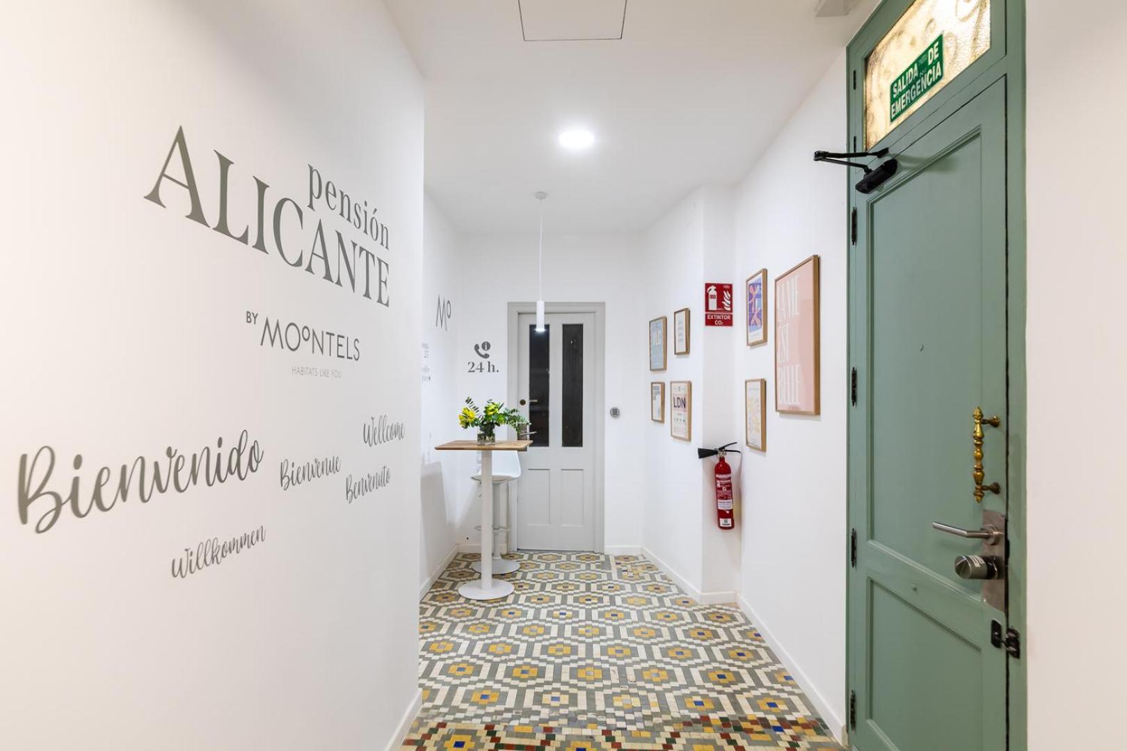 Alicante By Moontels Gasthuis Valencia