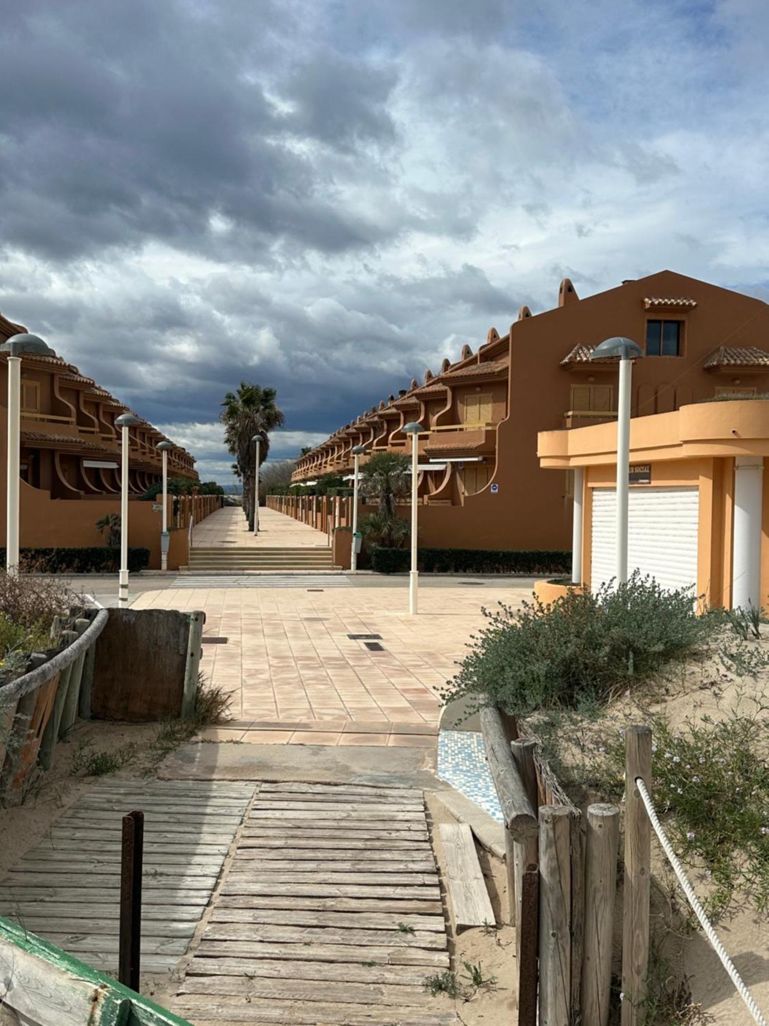 Adosado En La Playa De El Perellonet Con Piscina, Pista Tenis Ferienhaus *