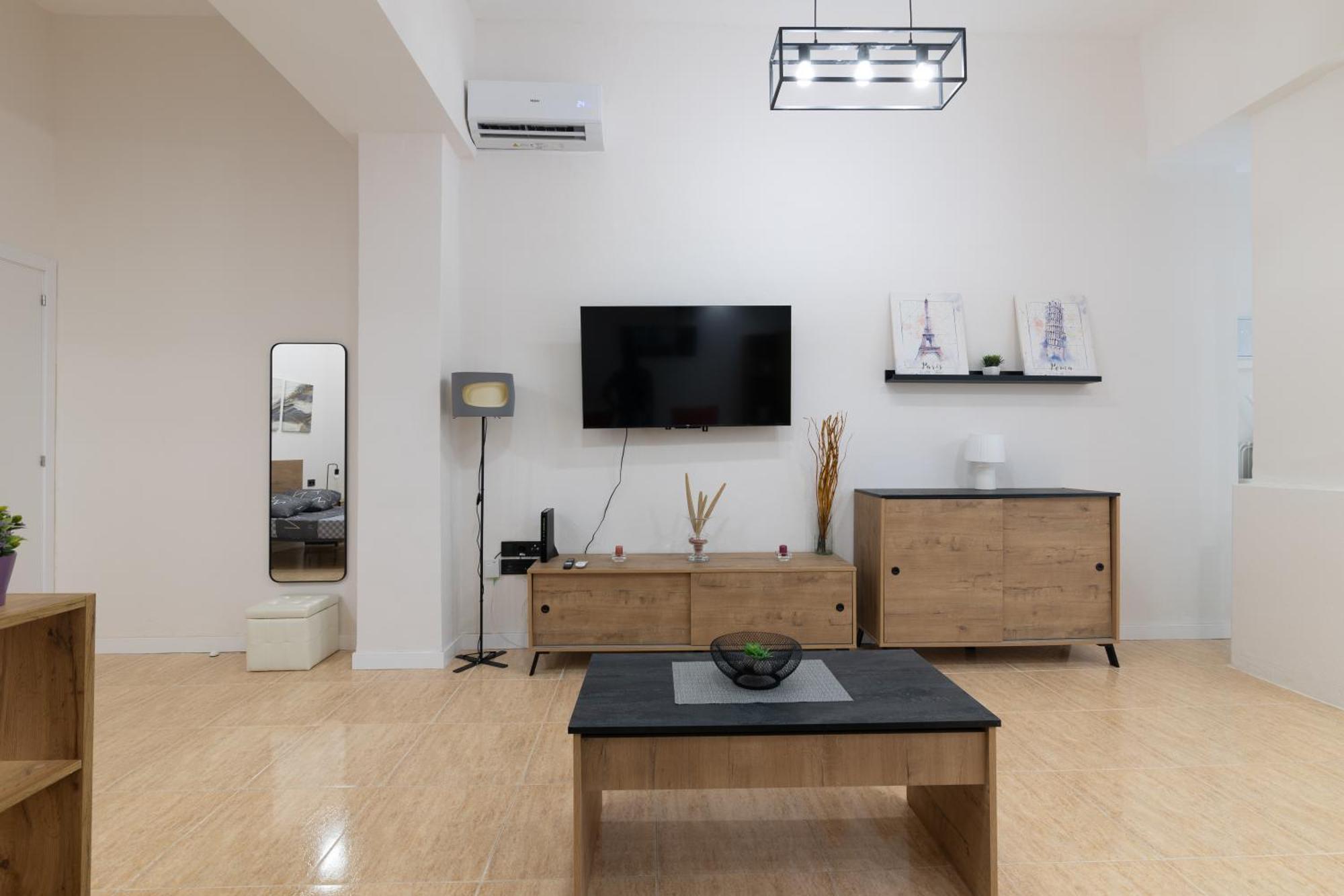 Spacious Oceanografic Flats *