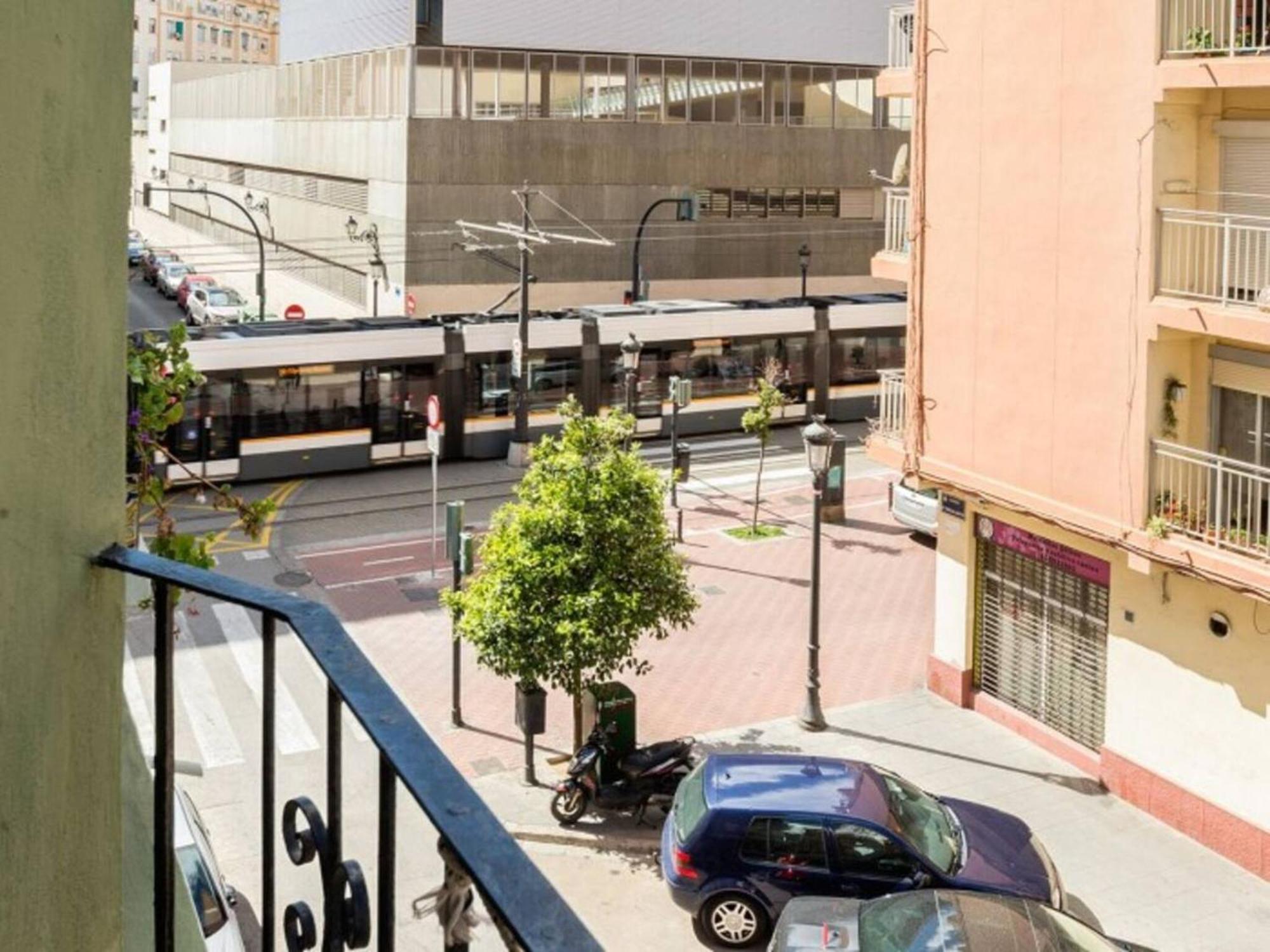 Apartamento Charming Flat In + Air Conditioning + 95 Sq Meters