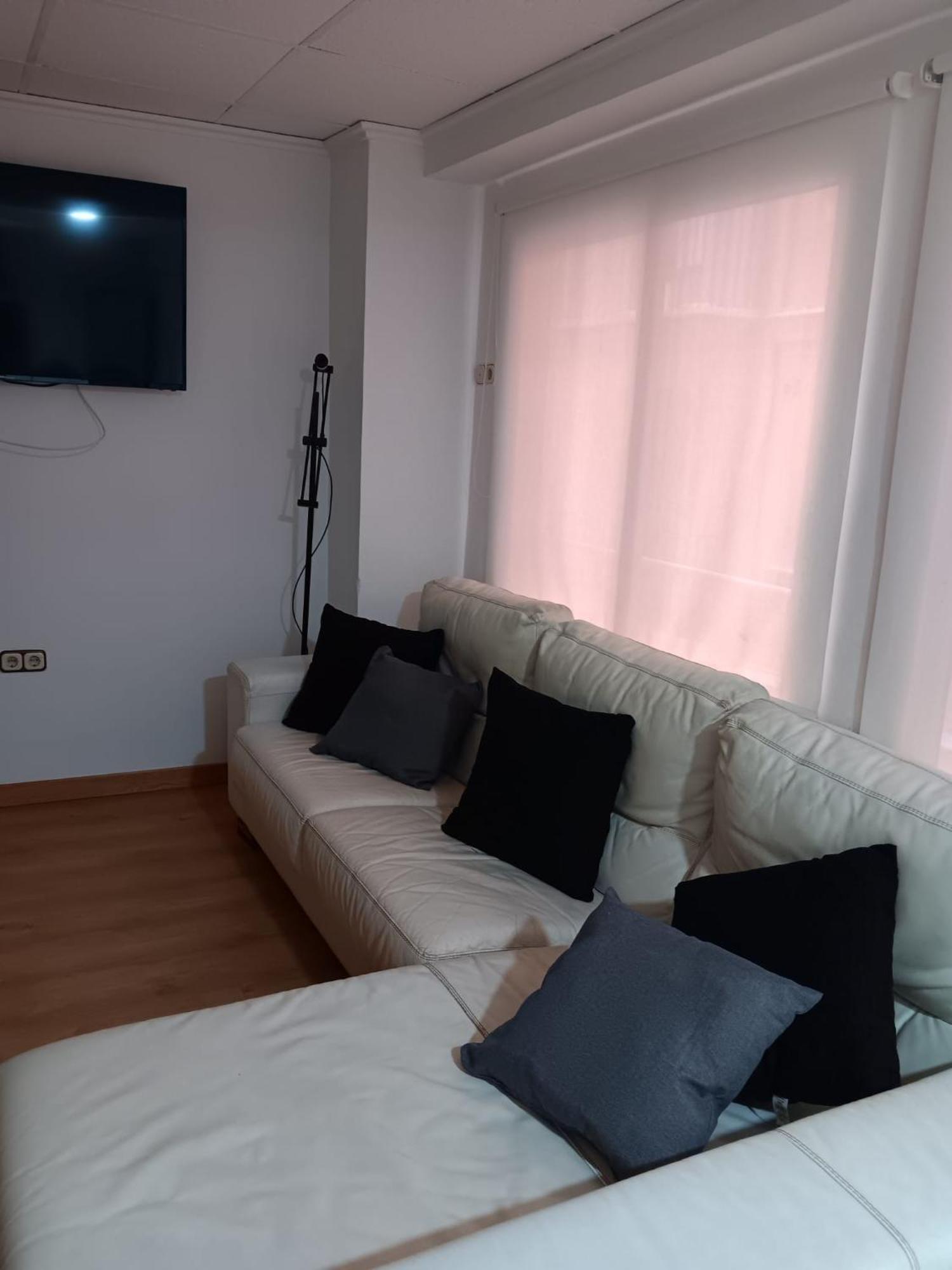 Near Plaza Ayuntamiento In The Historic Center Of Apartment *