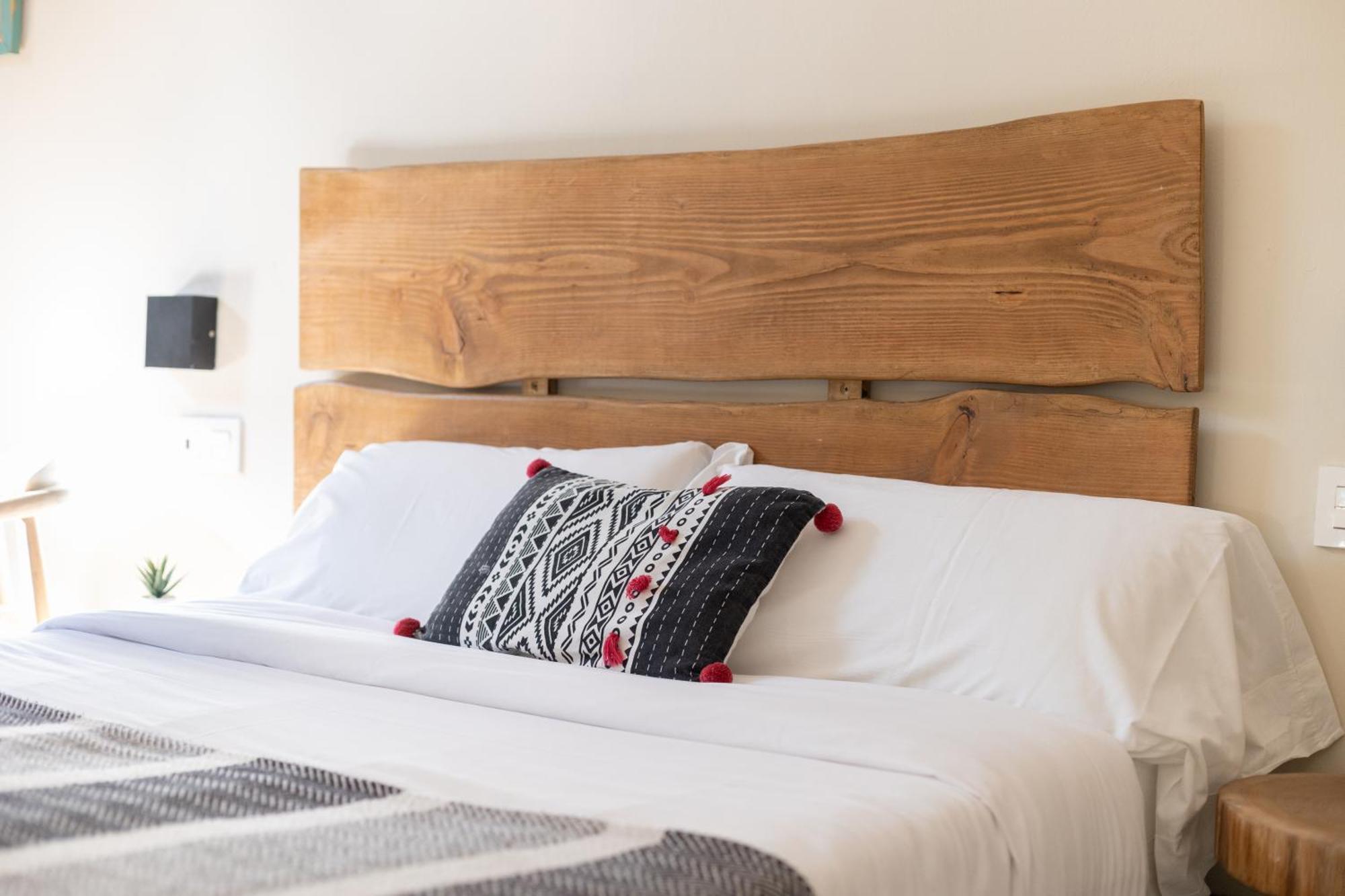 Bird House Bed & Breakfast 3*