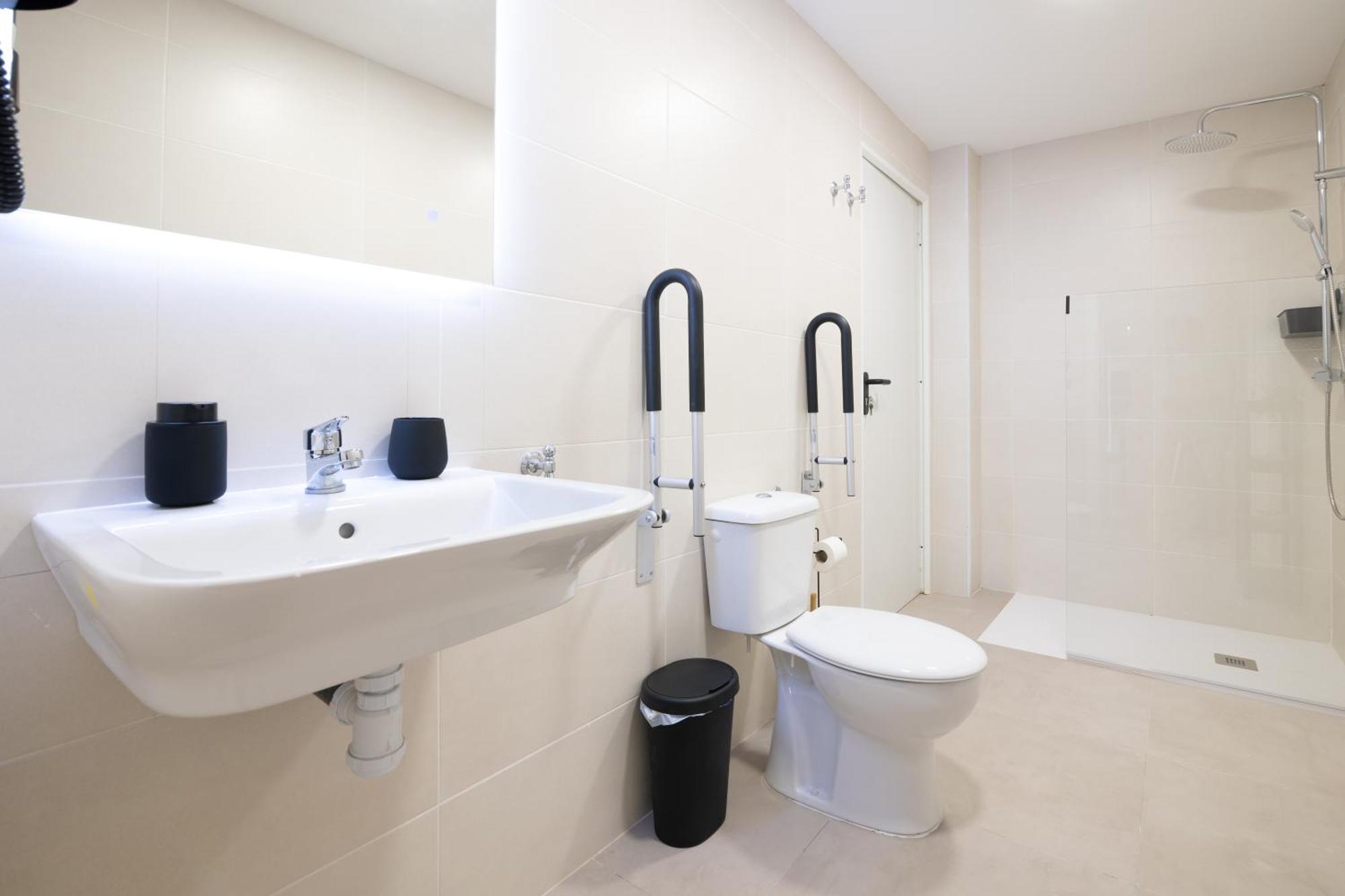 Spacious Oceanografic Flats *