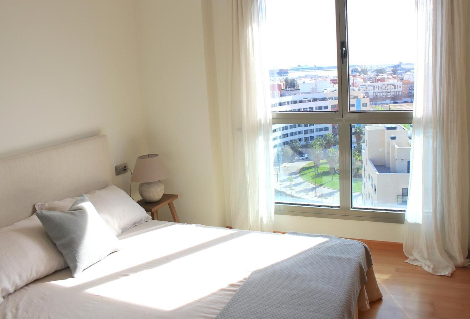 Oceanographic 1 Bedroom With Balcony And Pool *