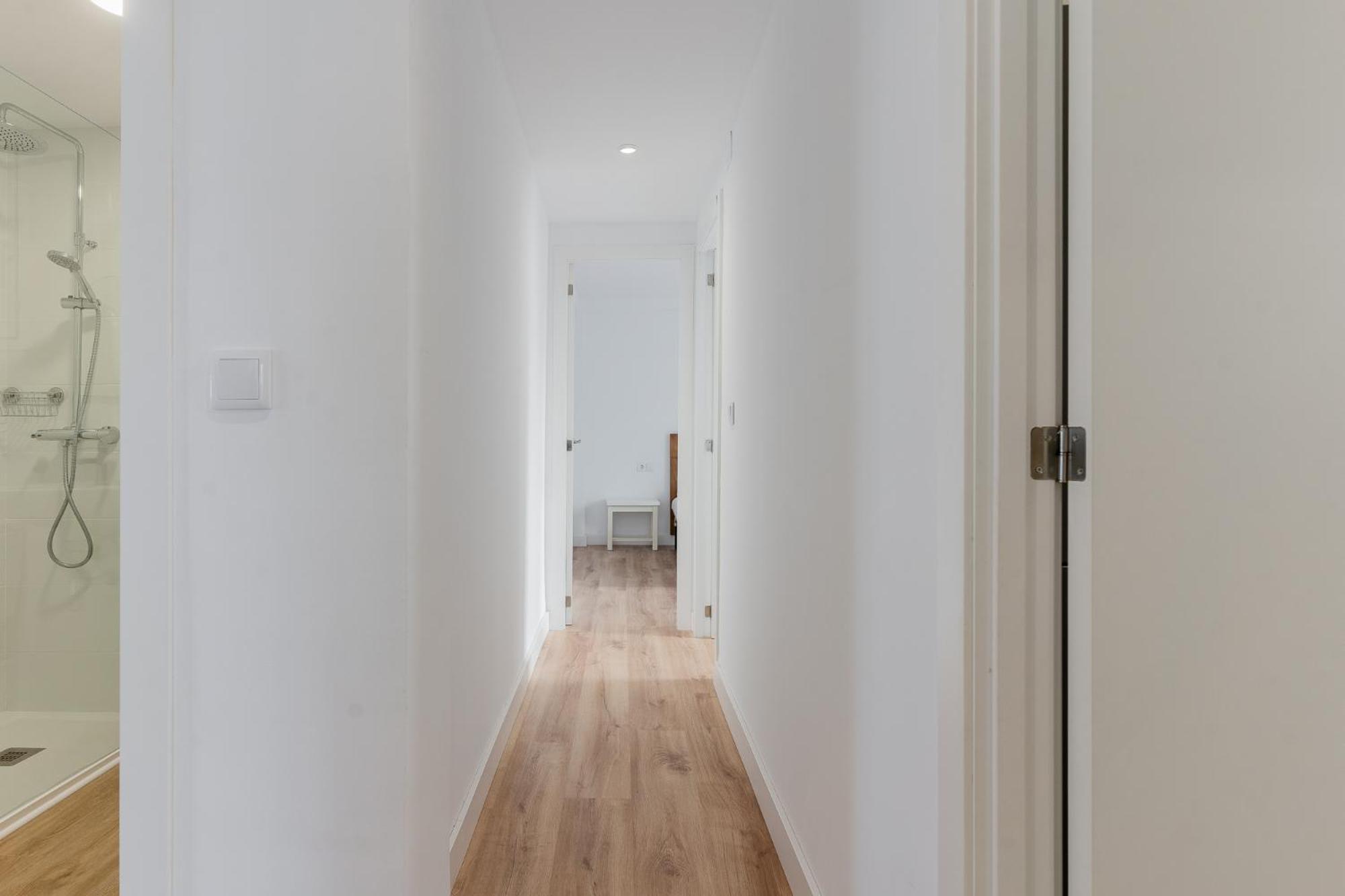 Ocean's Whisper: Les Palmeres Seaview Sanctuary Apartment Valencia