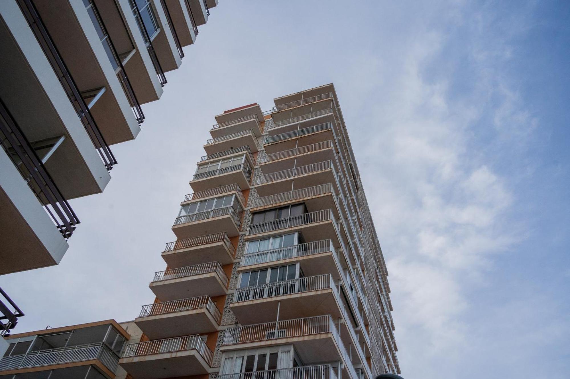 Apartment Ocean's Whisper: Les Palmeres Seaview Sanctuary