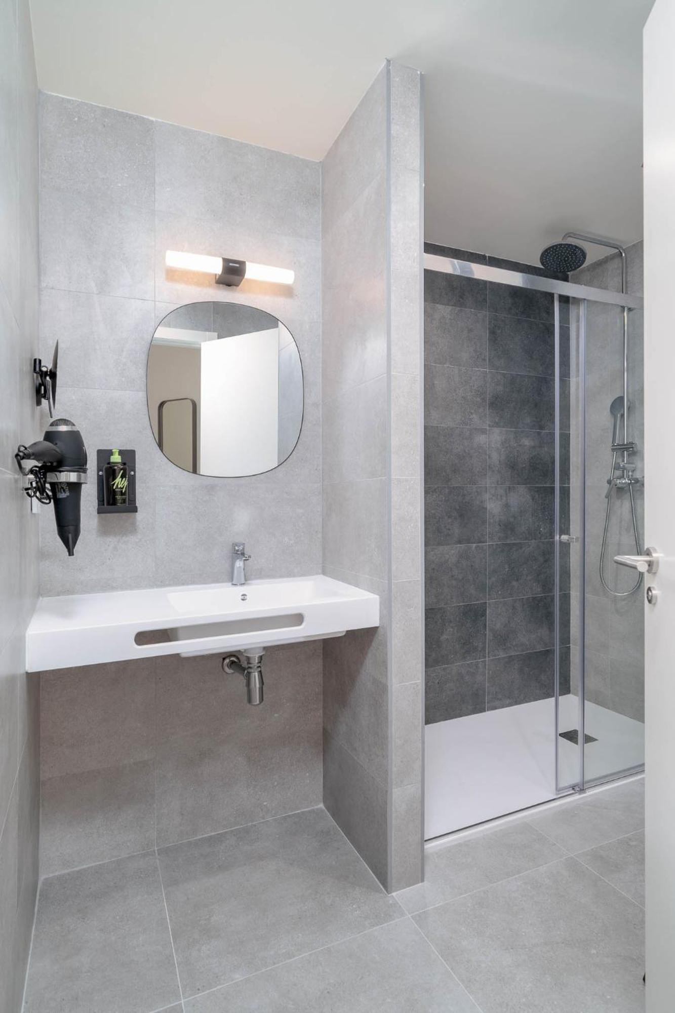 Apartment Limehome Carrer De Sant Jacint Valencia