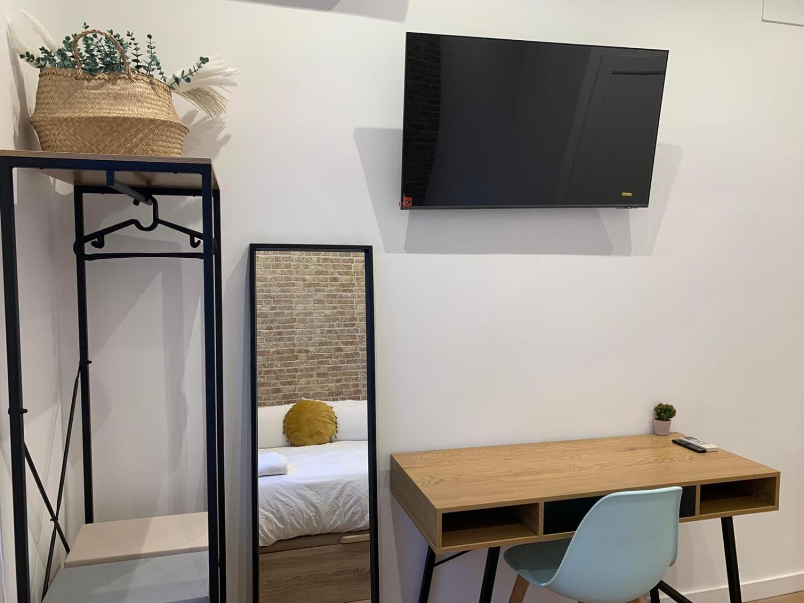 Homestay Valencia Beach Rooms *