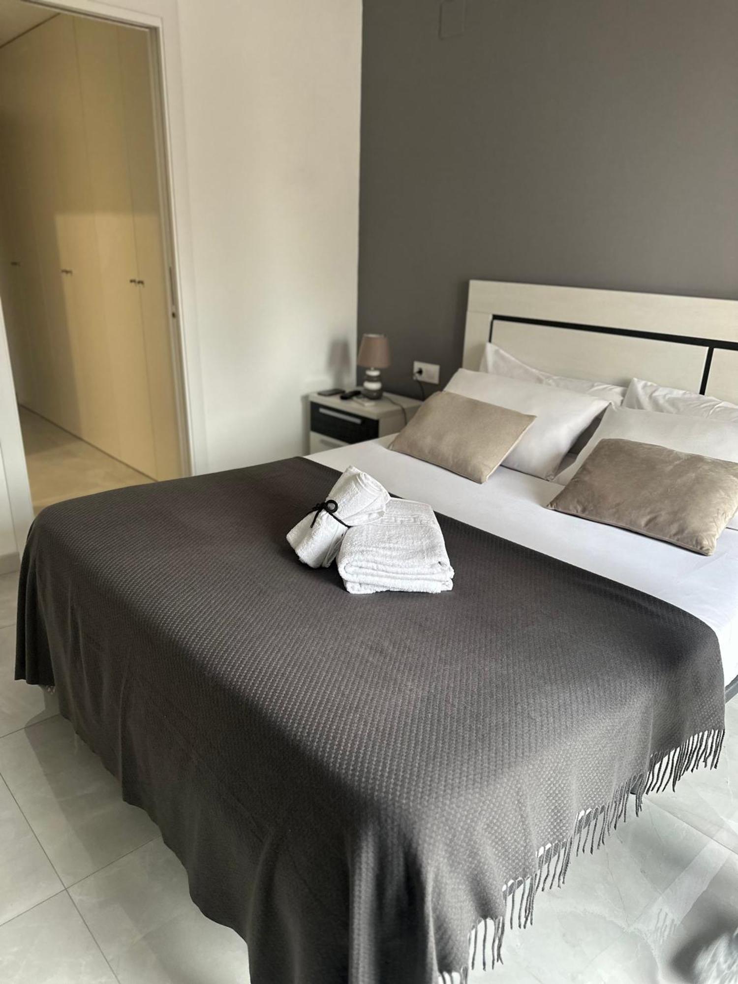 Veronica Center Homestay Valencia