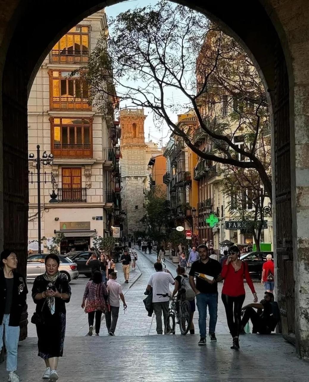 Privatunterkunft Mirador 1 Del Mercado - Con Bano Privado En El Centro De La Ciudad Vella *