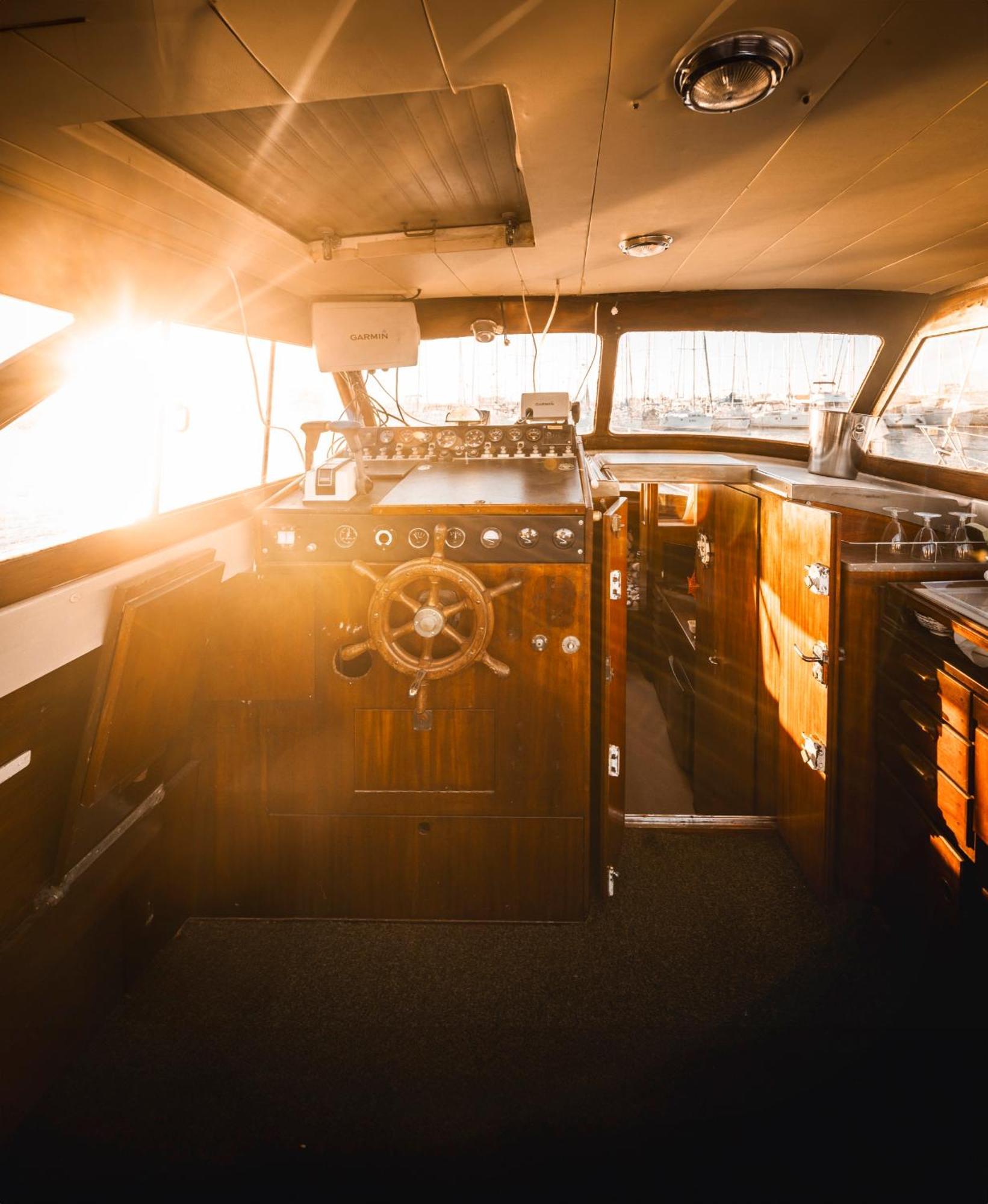 Botel Alojamiento En Barco Oasis Valencia