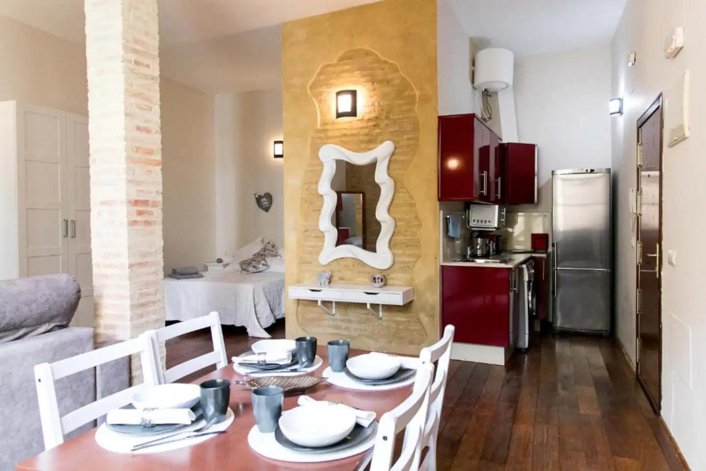 Serranos Flat By Concept Flats