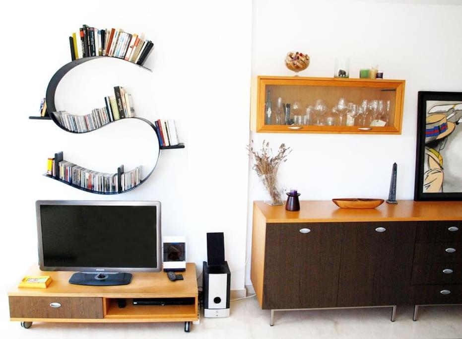 Artes Y Ciencias + Garaje + Netflix Apartamento