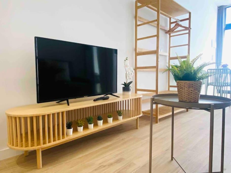 Apartment & Cozy Flat Close The