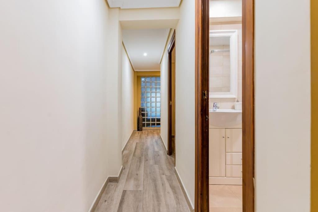 Ciudad Artes Gem: Stylish Near Ruzafa & Apartment *