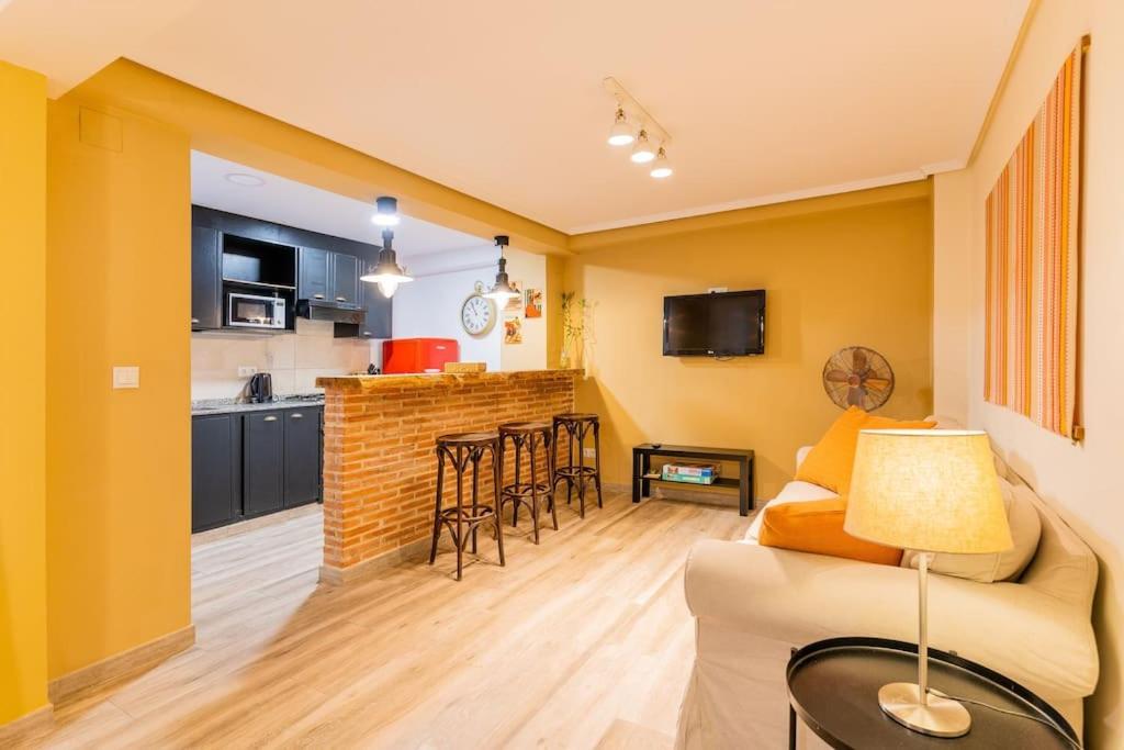 Apartment Ciudad Artes Gem: Stylish Near Ruzafa & Valencia