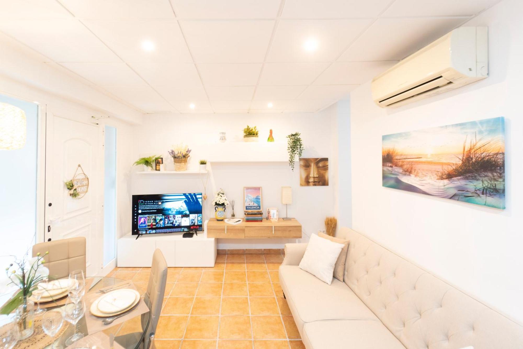 Lovely Near & Science Apartment