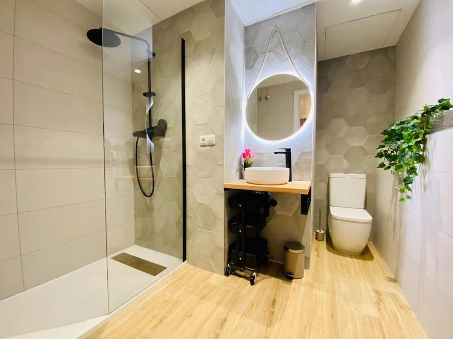 Dorado Cabanyal - Luxury Beachside Charm Apartment Valencia