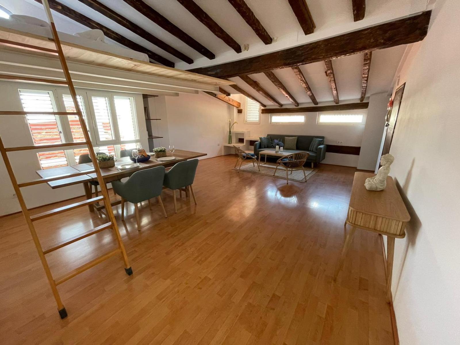 Apartment Atico Con Terraza Cerca De La Plaza De La Virgen Valencia