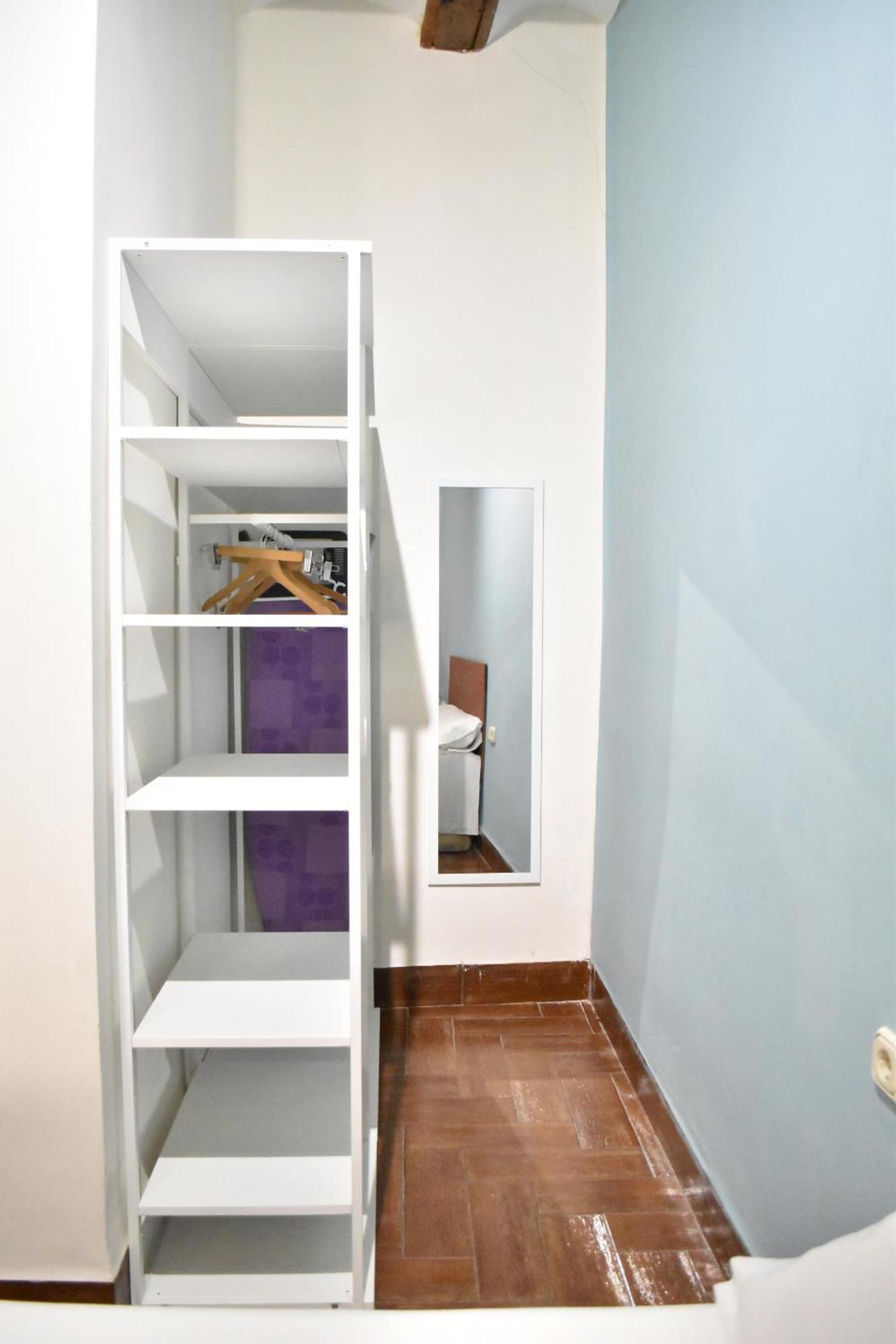 Cerca De La Plaza Redonda Apartment