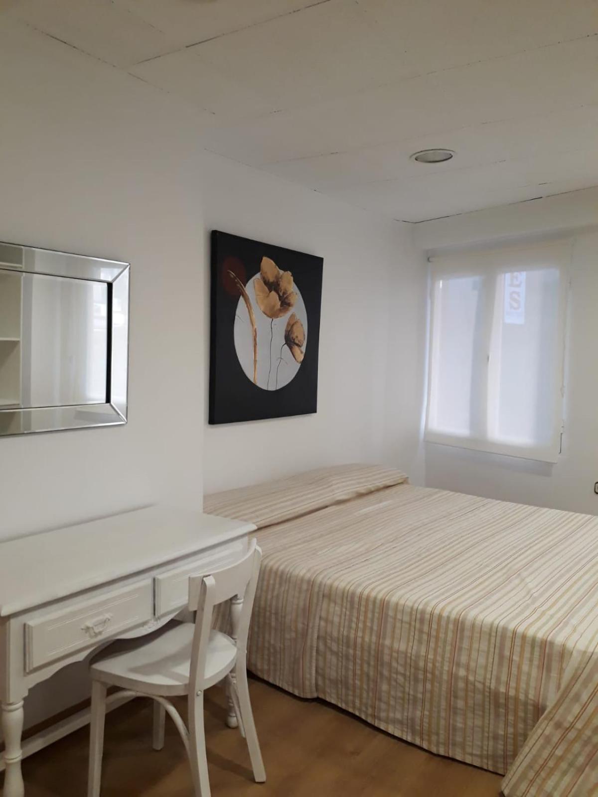 Near Plaza Ayuntamiento In The Historic Center Of Apartment *