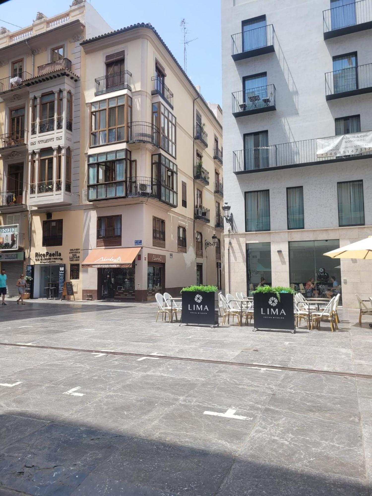Living - Merced Apartment