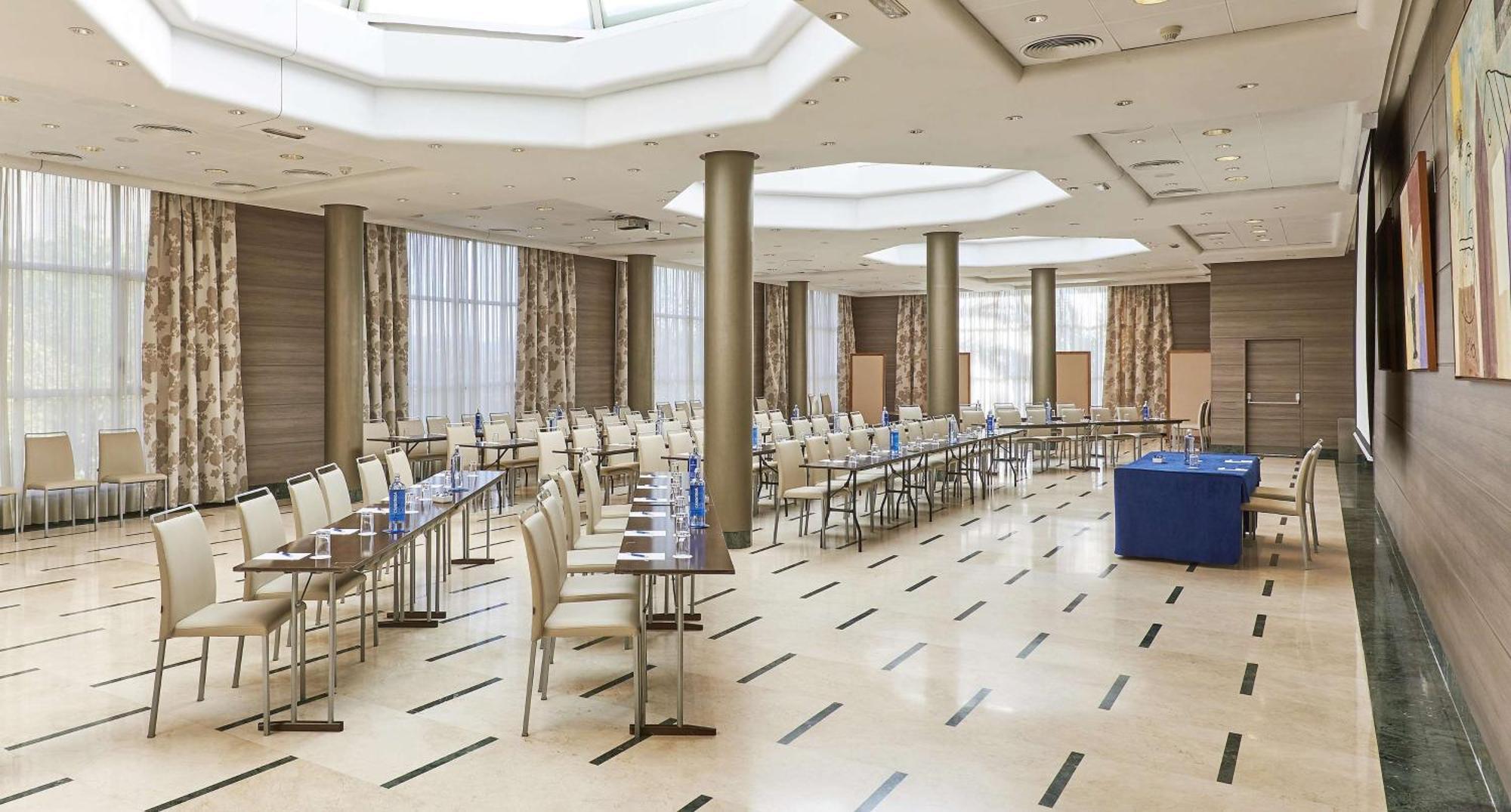 Nh Center Hotel 4*