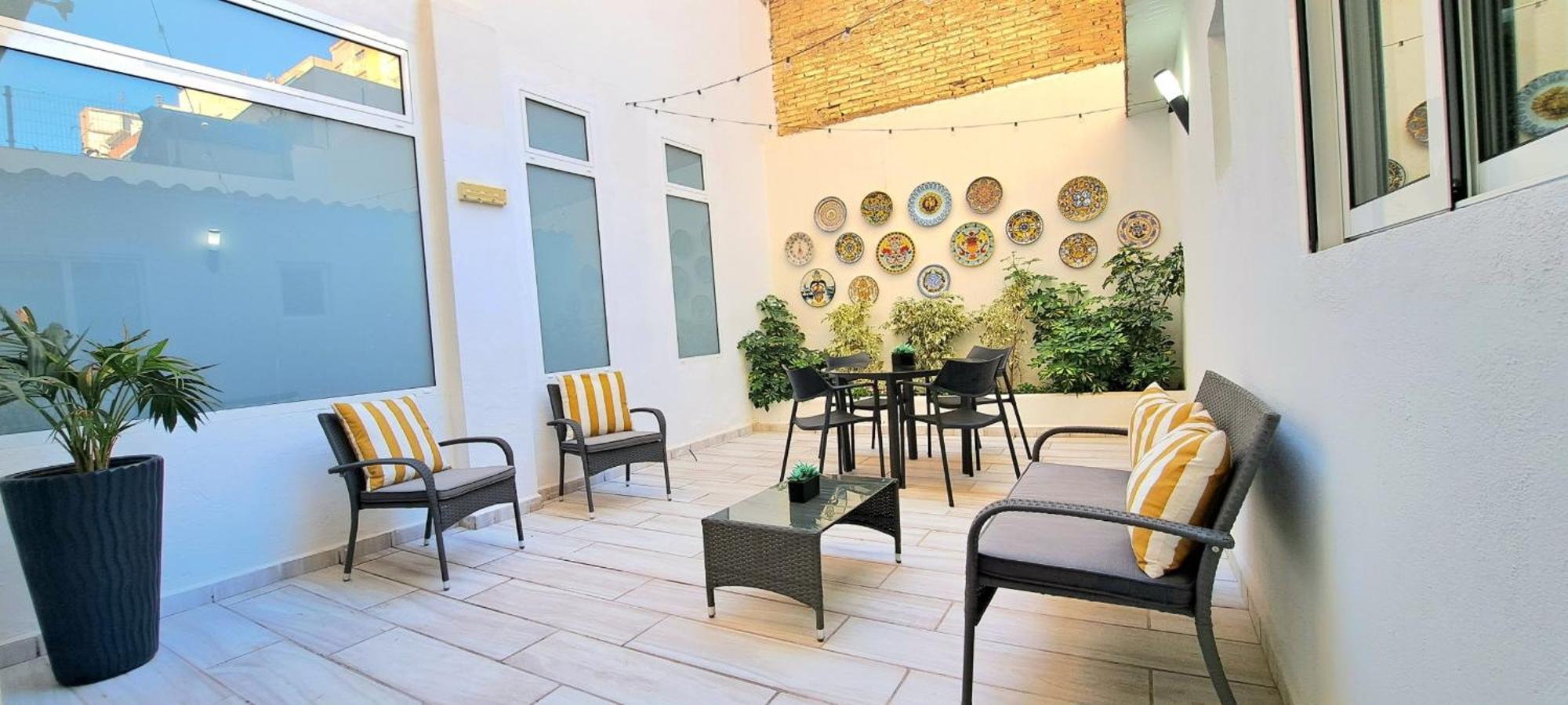 New! Renovated, Centrally Located, Private Entrance, Terrace Apartment