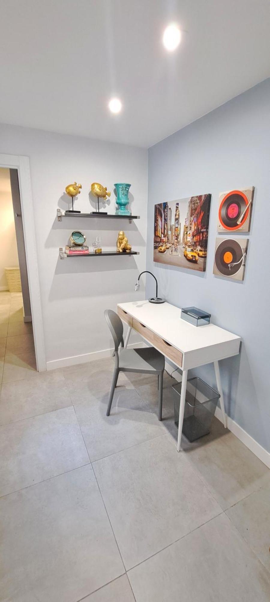 New! Renovated, Centrally Located, Private Entrance, Terrace Valencia