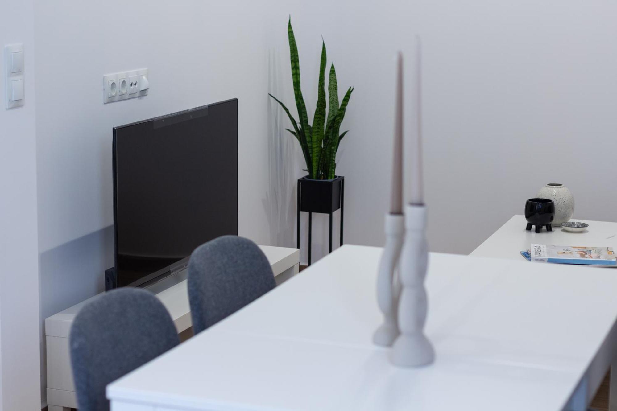 Vlc Host- Fray Pedro Apartment