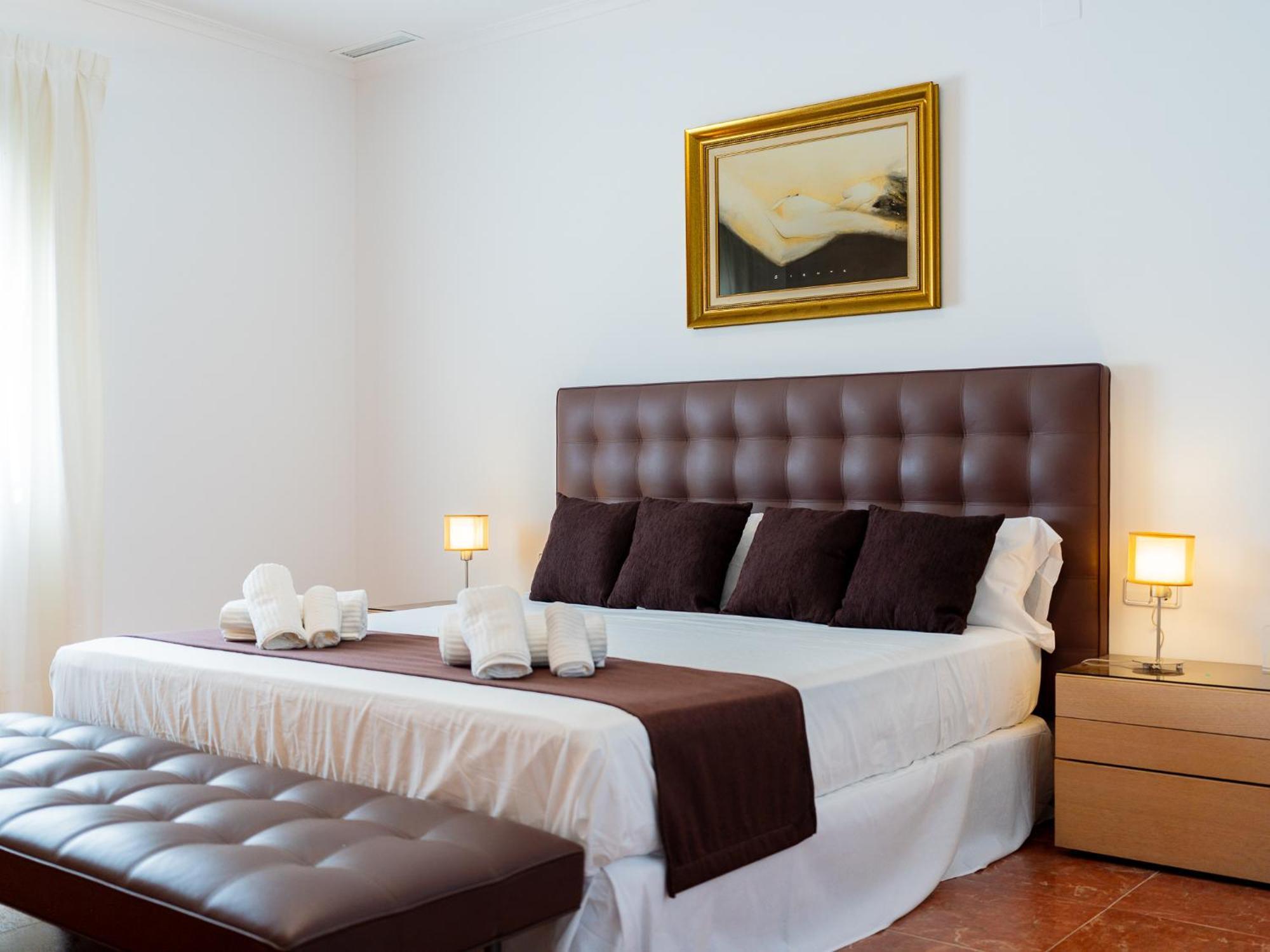 Pousada Con Piscina, Jardin Y Aire Acondicionado En La Eliana-l'eliana *
