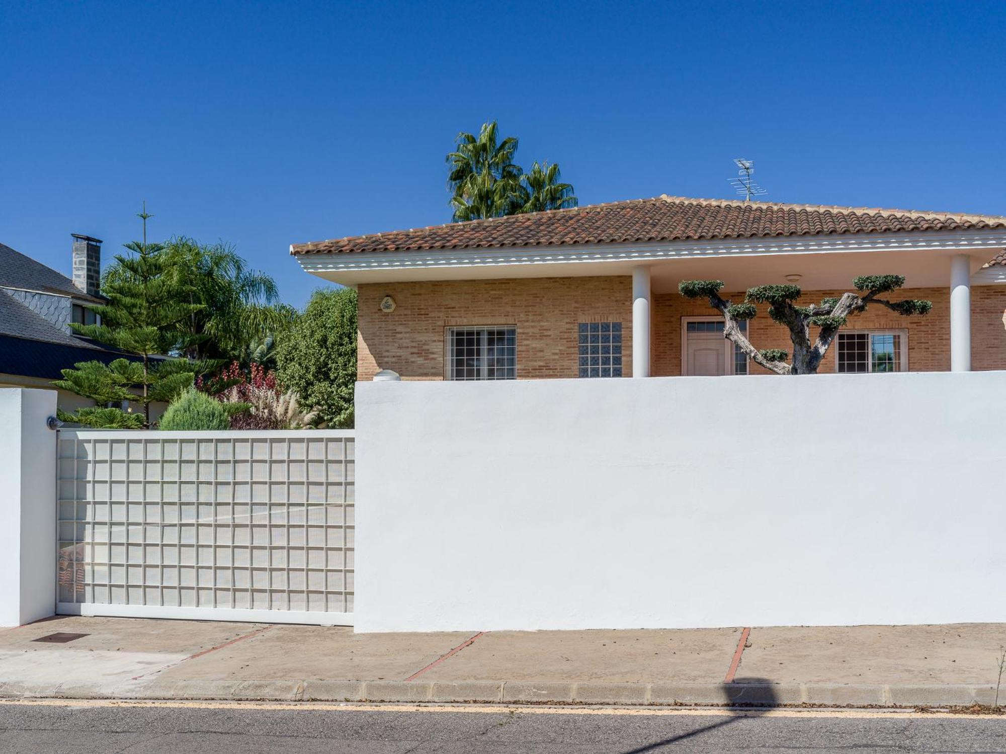 Con Piscina, Jardin Y Aire Acondicionado En La Eliana-l'eliana * Valência