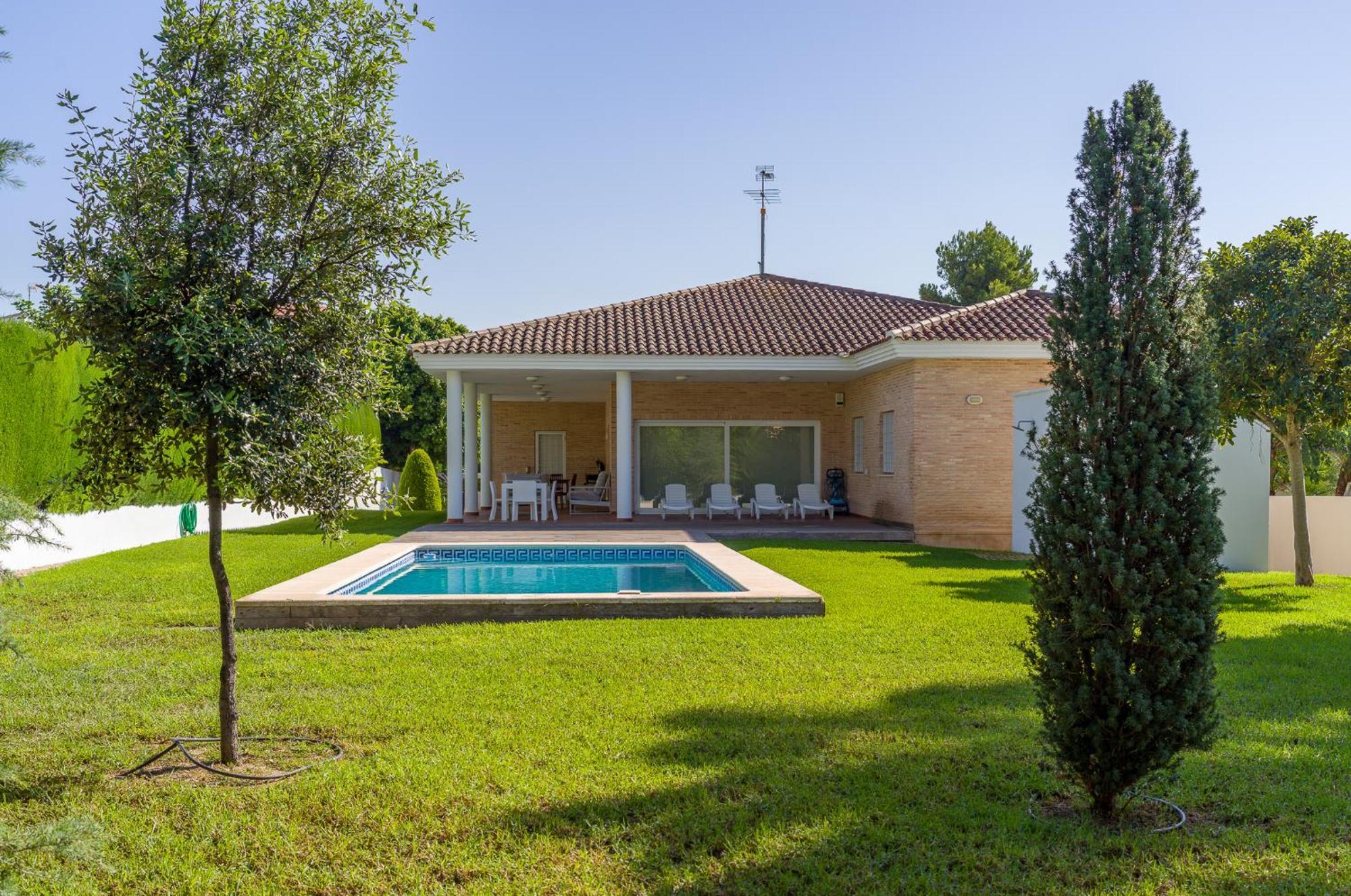 Con Piscina, Jardin Y Aire Acondicionado En La Eliana-l'eliana Pousada Valência
