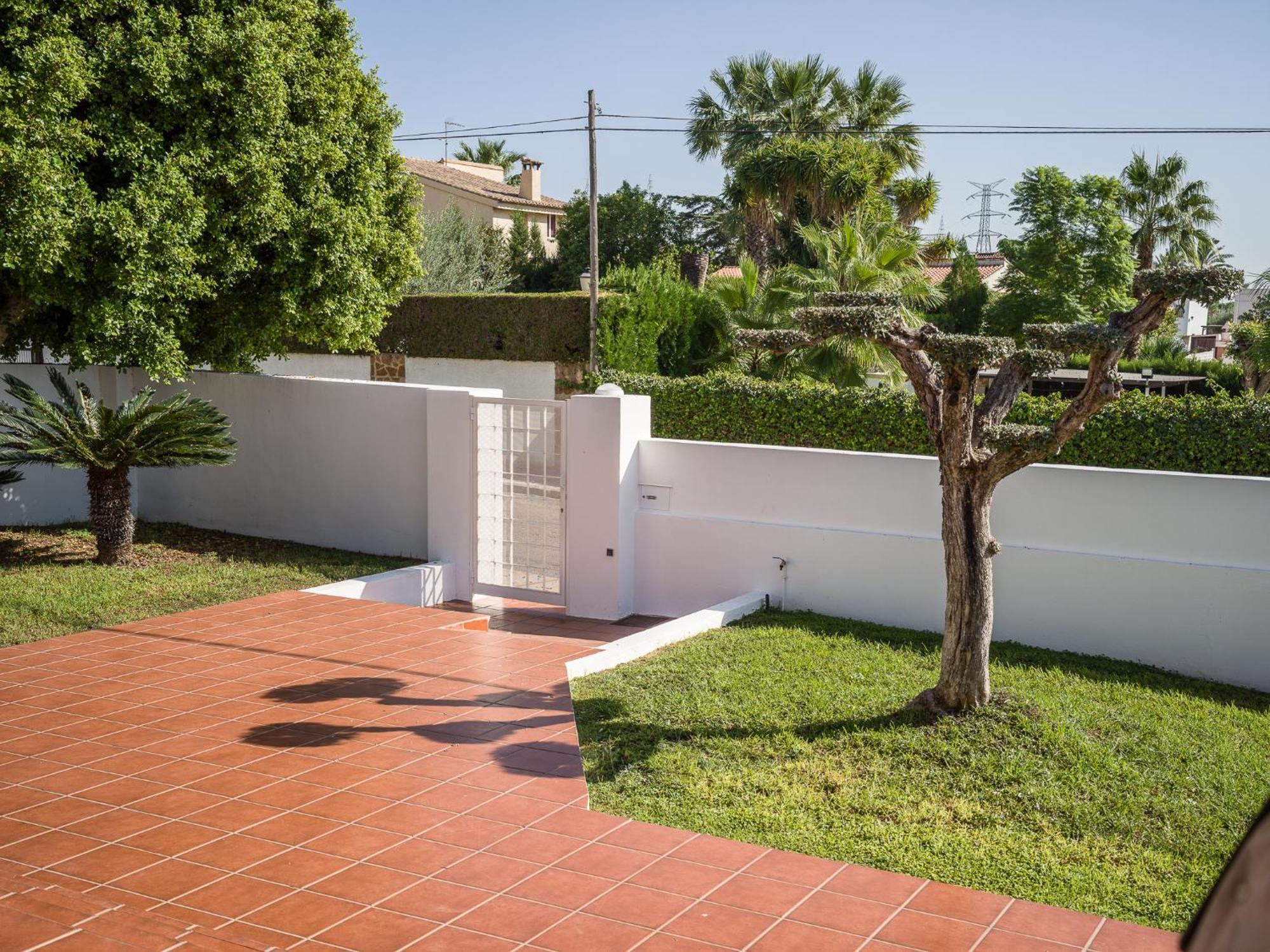 Pousada Con Piscina, Jardin Y Aire Acondicionado En La Eliana-l'eliana *