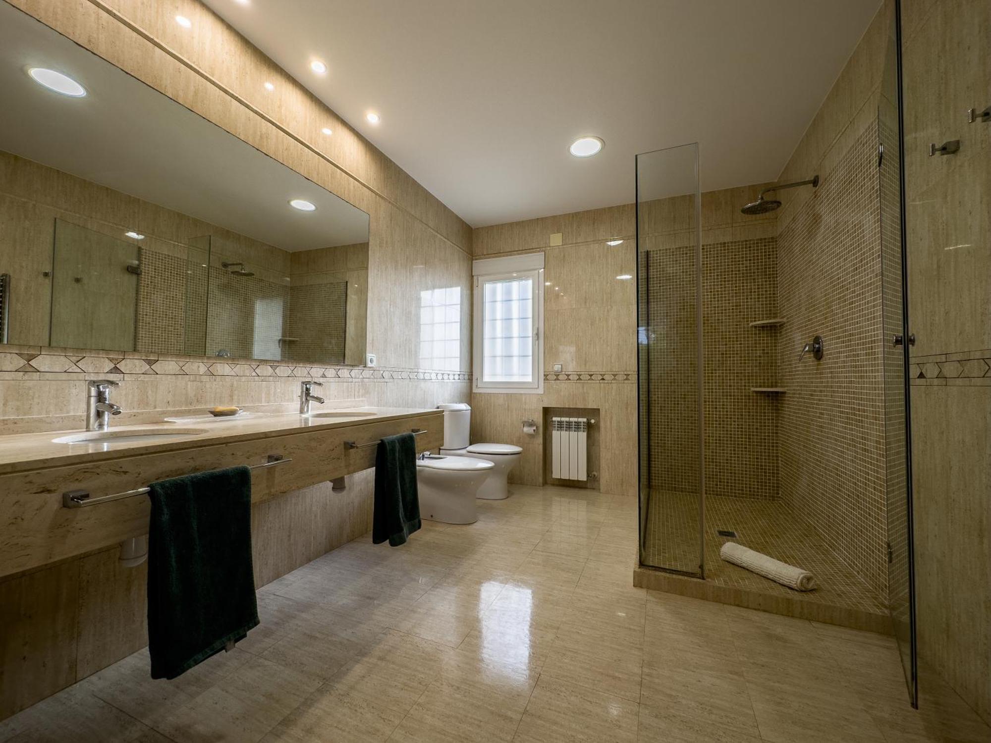Con Piscina, Jardin Y Aire Acondicionado En La Eliana-l'eliana Pousada *