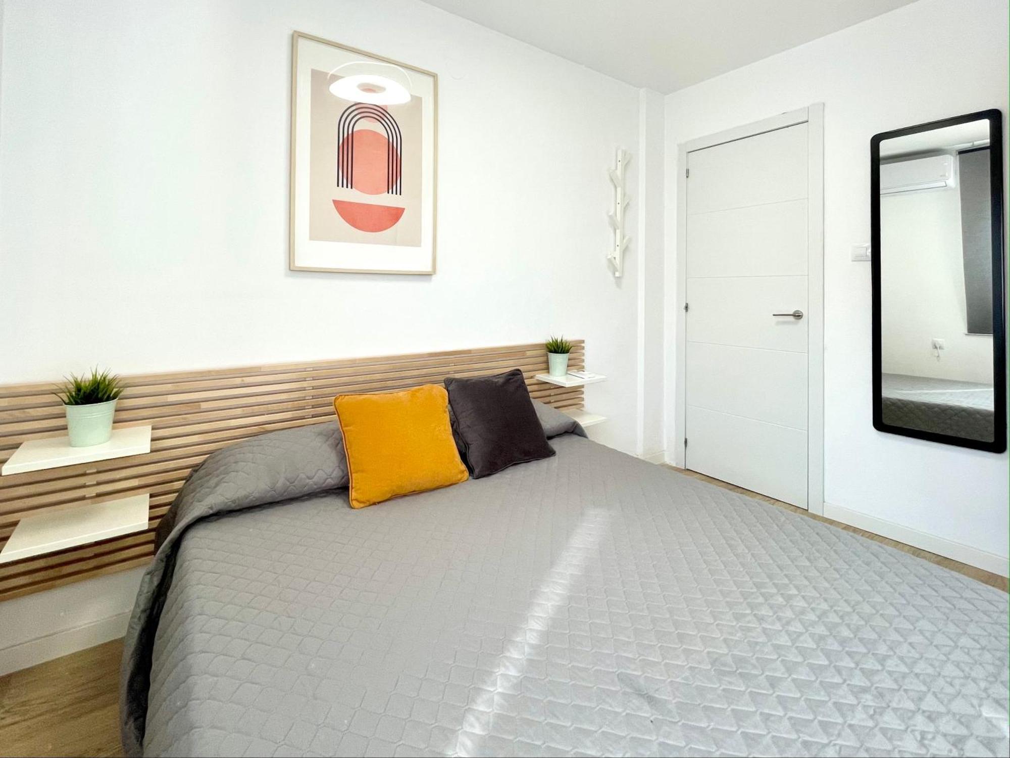 Apartment Spacious, Sunny Flat By Of Arts & Sciences