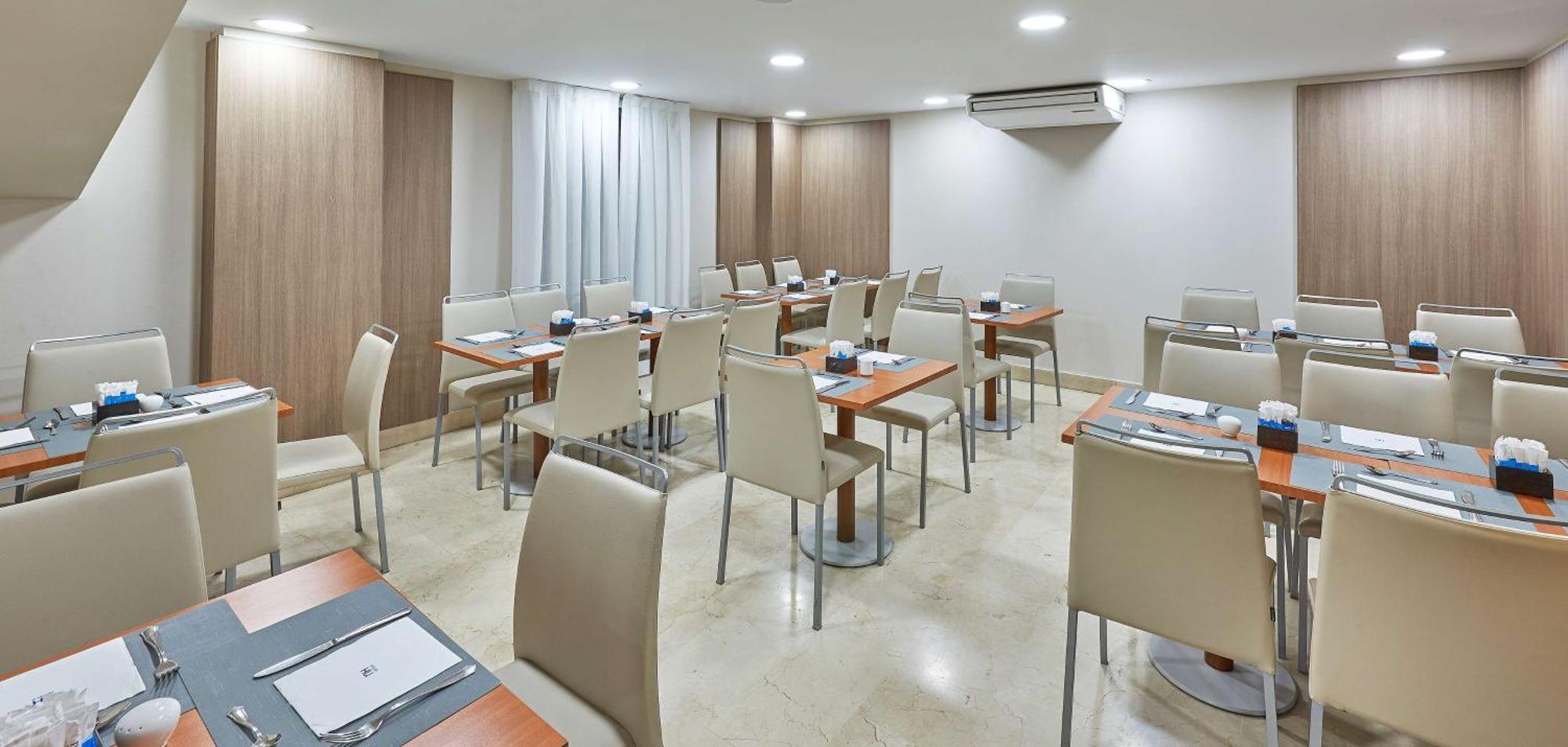 Hotel Nh Ciencias 3*