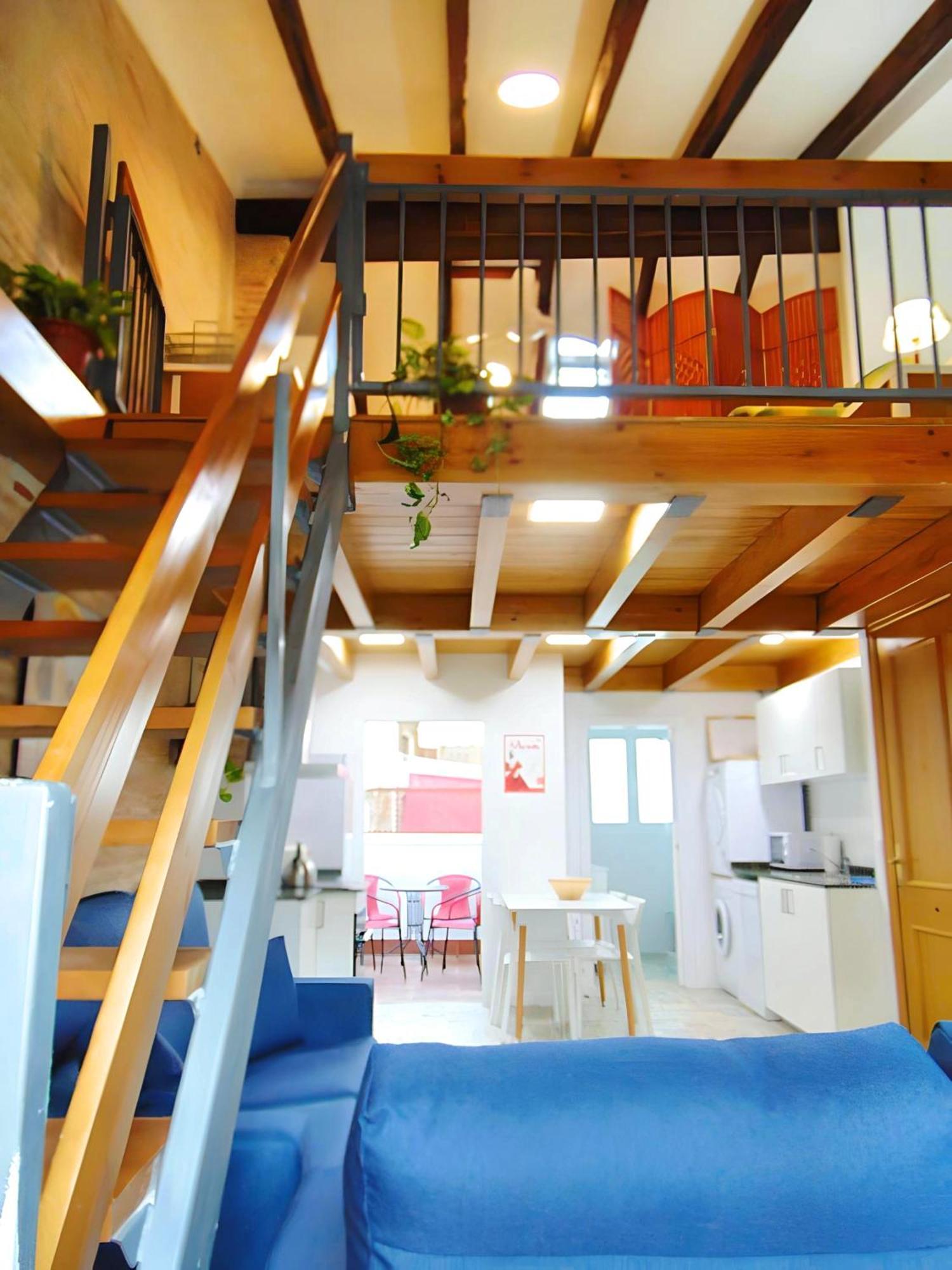 Casita Con Terraza En Cabanyal