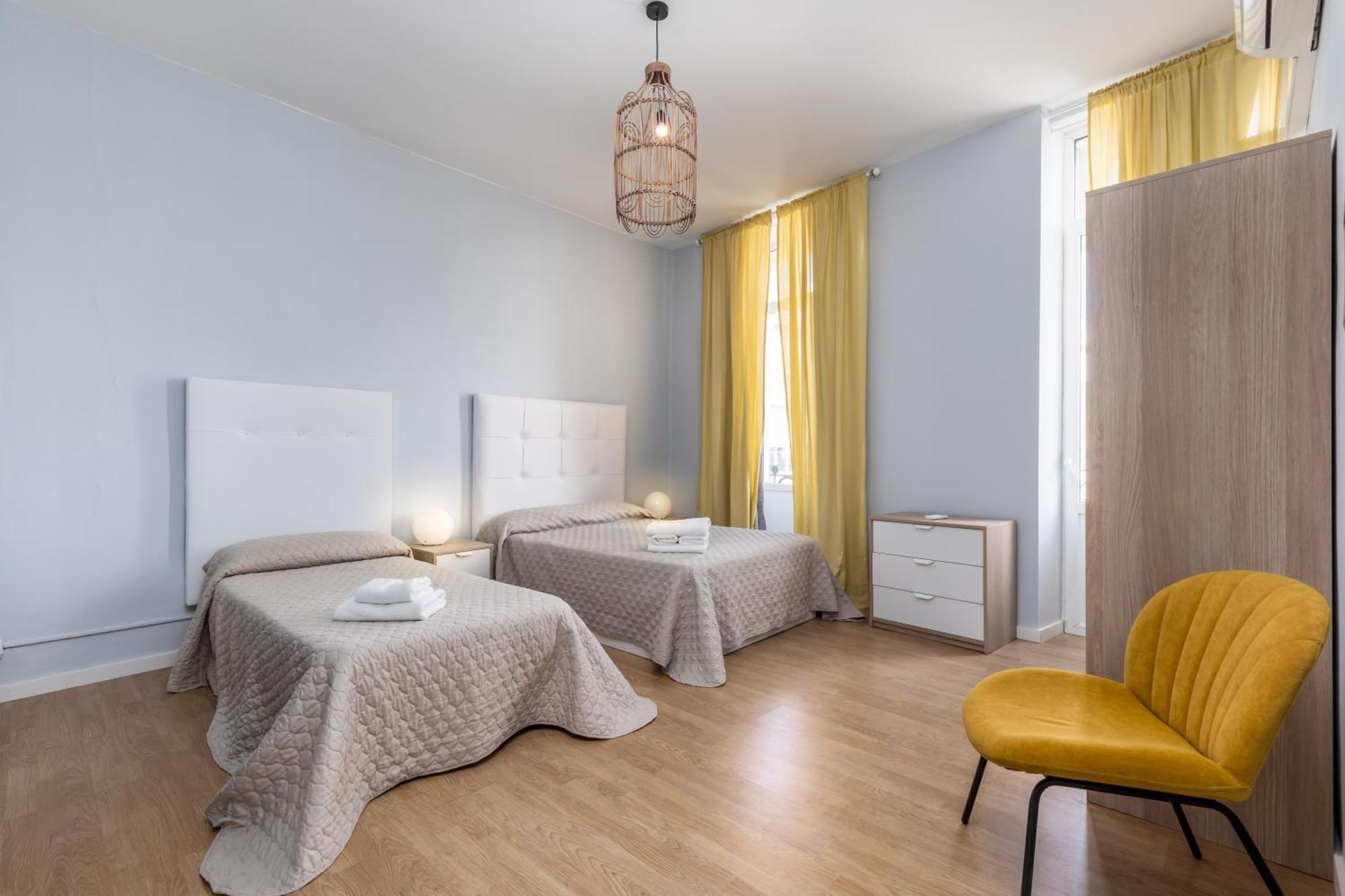 Travel Habitat Port Valencia. Apartamento Valencia