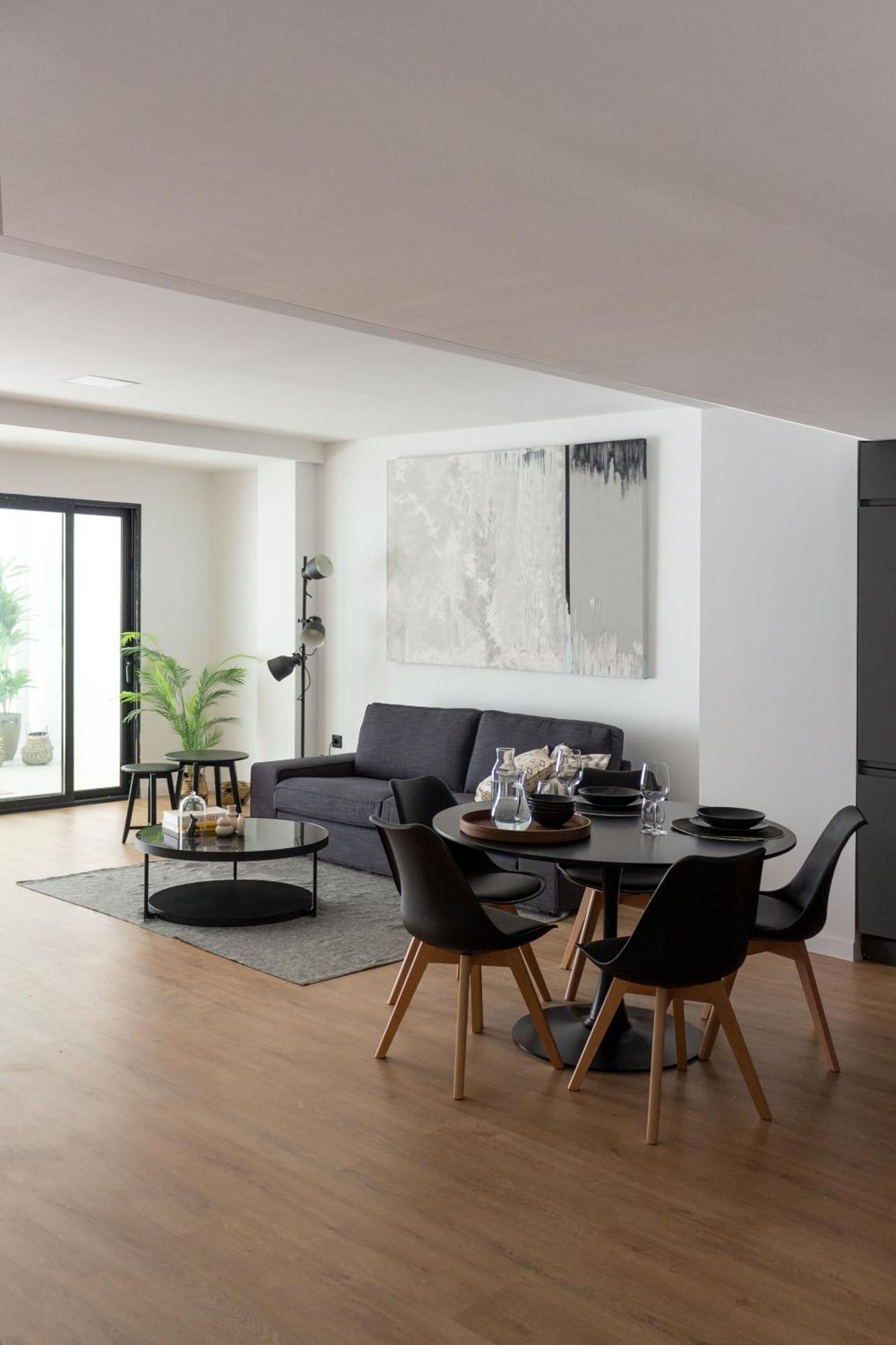 Vlc Host - Leones Apartment *