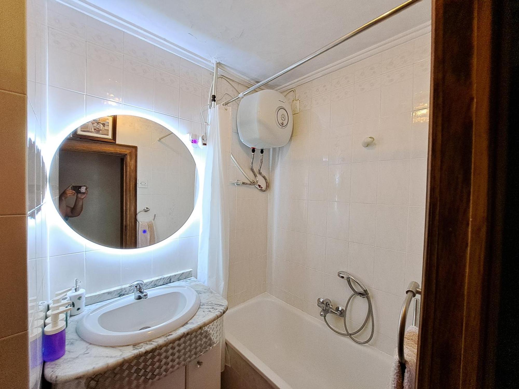 3 Bedroom Flat With Wifi Apartment *