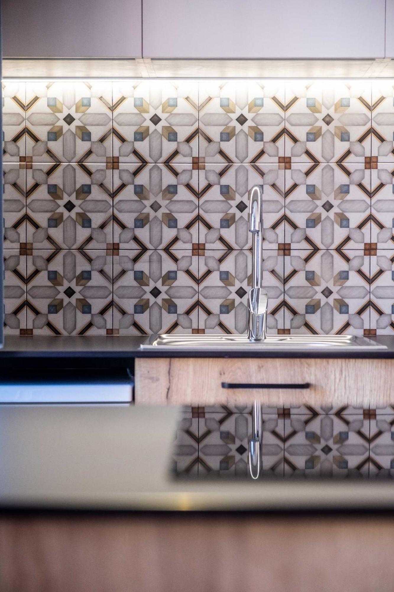 Well Lit And Creatively Designed * Valencia