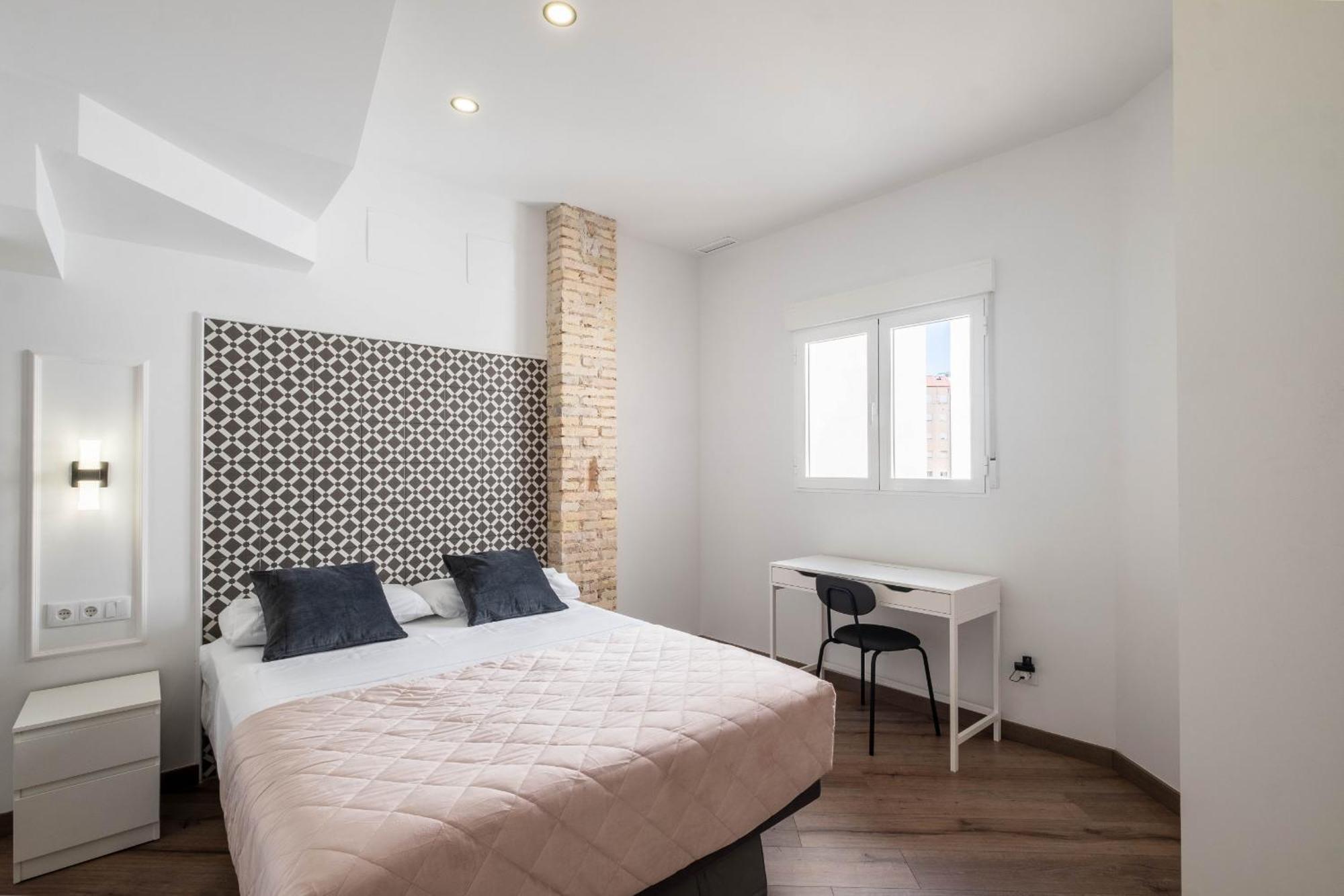 Apartment Spacious Penthouse With Massive Terrace *
