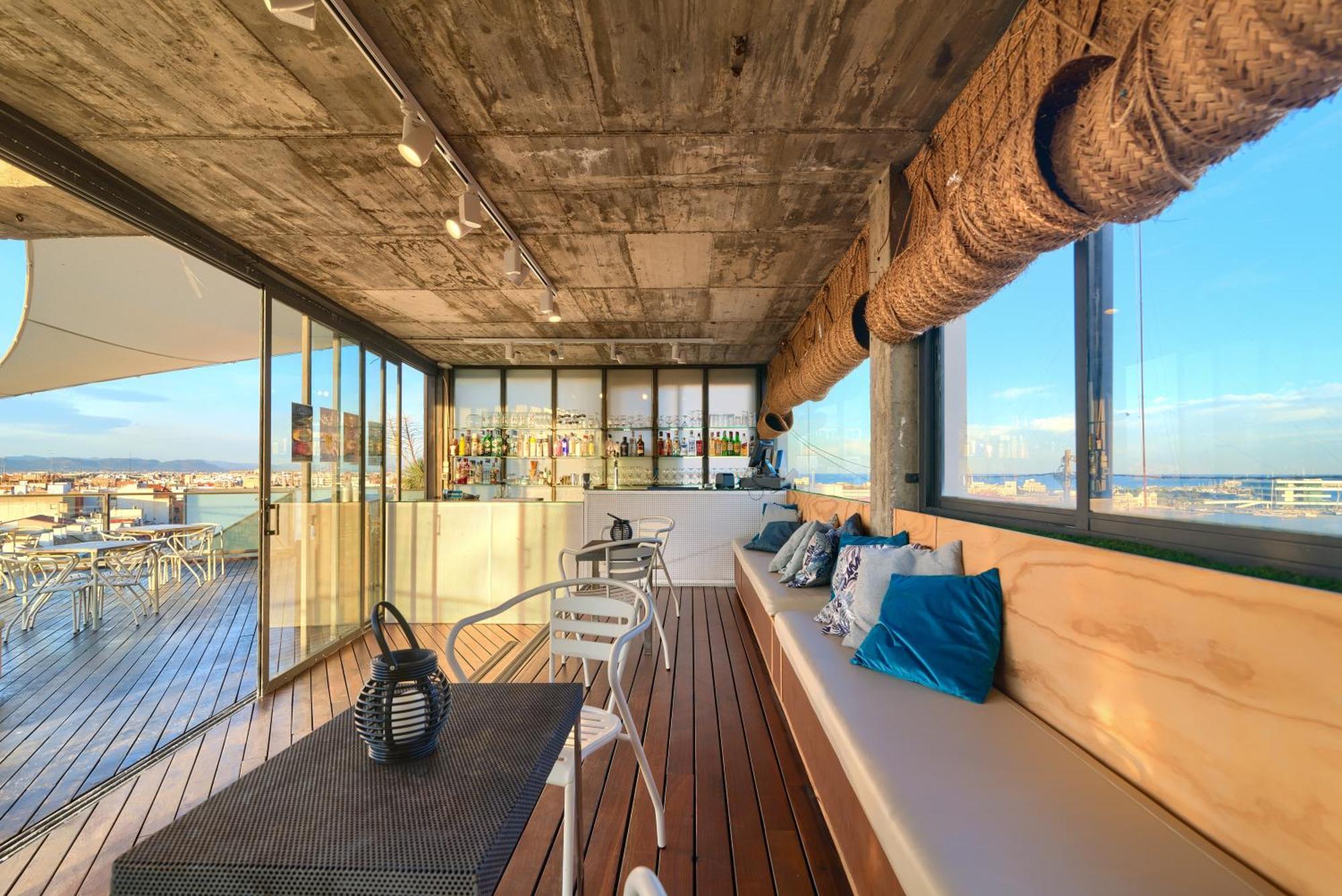 Sea Port 4*