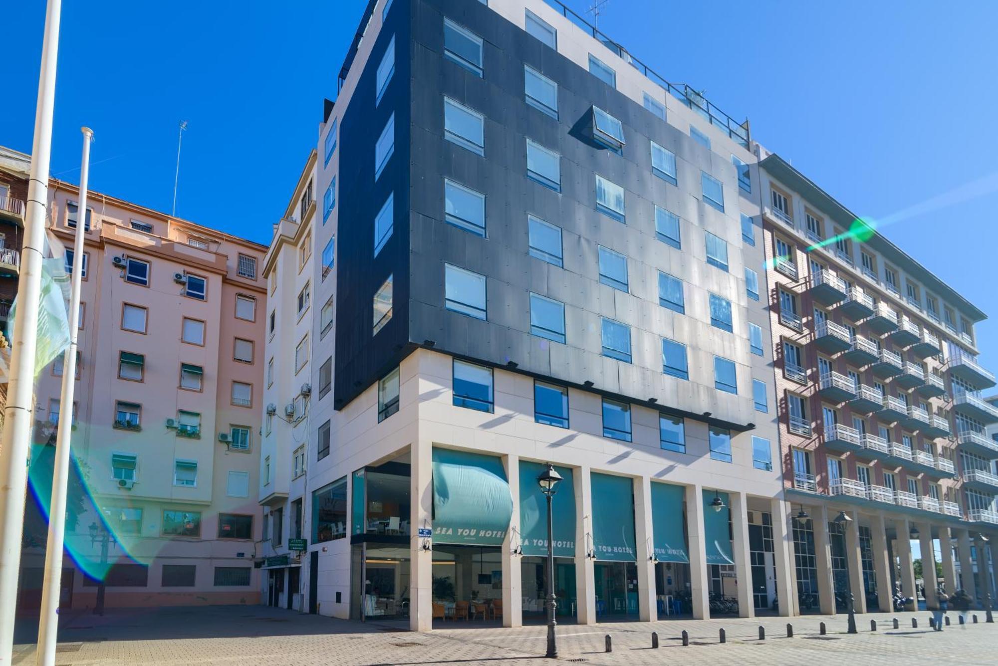 Sea Port Hotel 4*