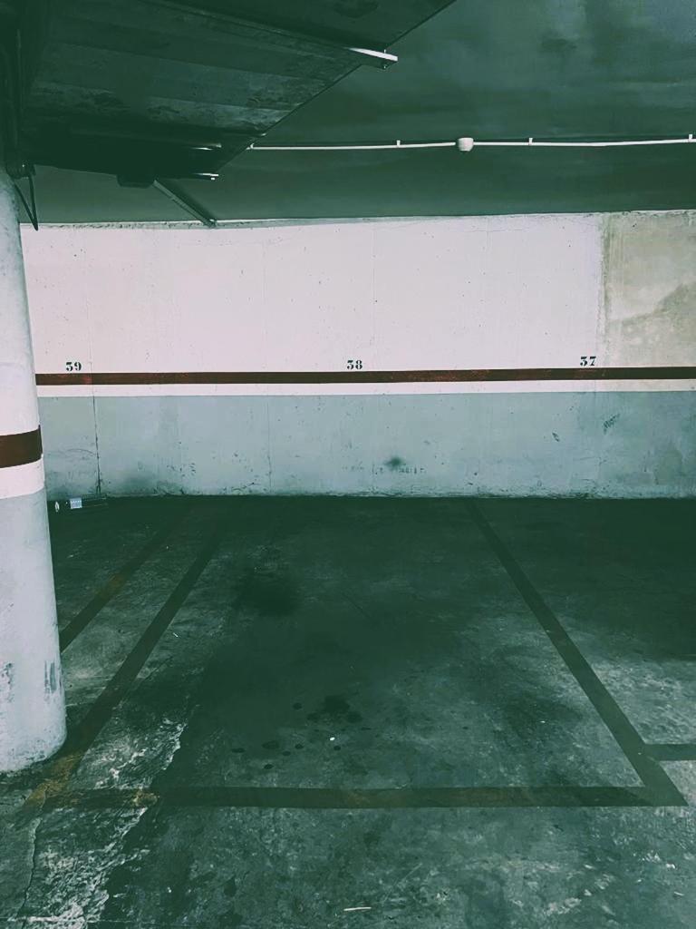 Esmeralda With Free Private Underground Parking Apartment